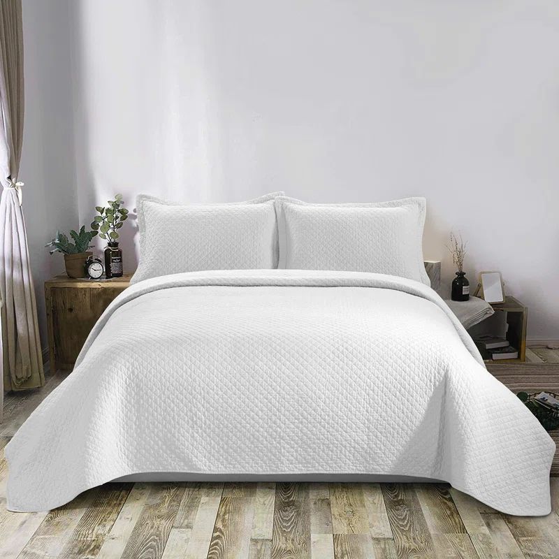 Twin White Cotton Reversible Quilt Set with Shams