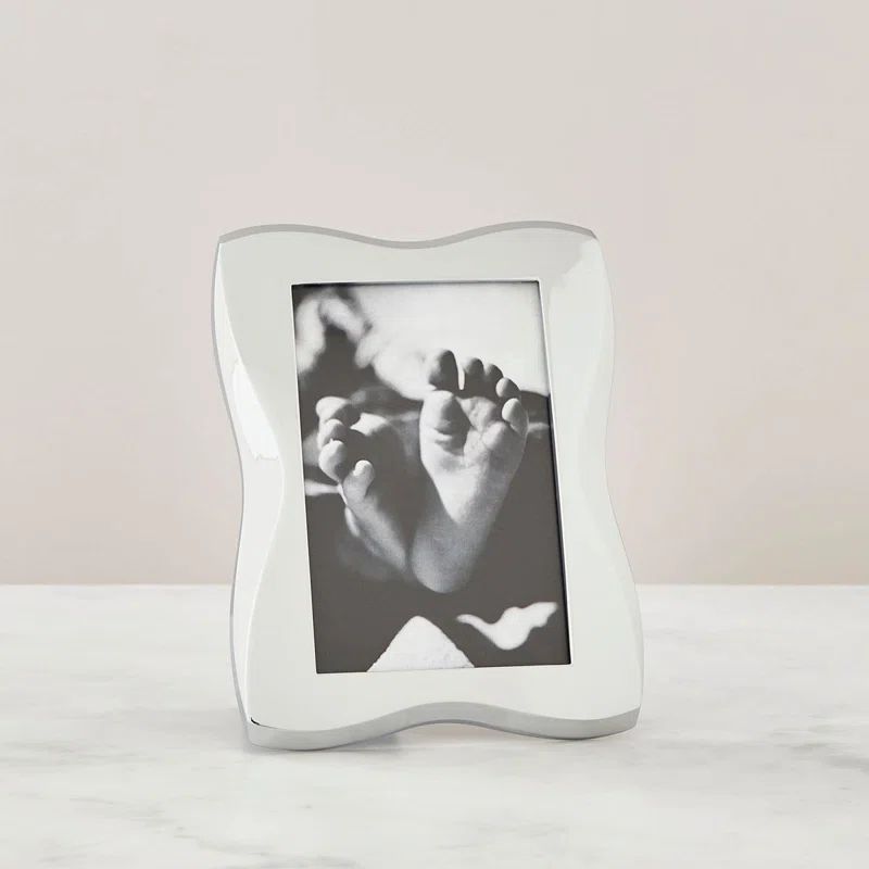 Classic Silver 4x6 Tabletop and Wall Photo Frame