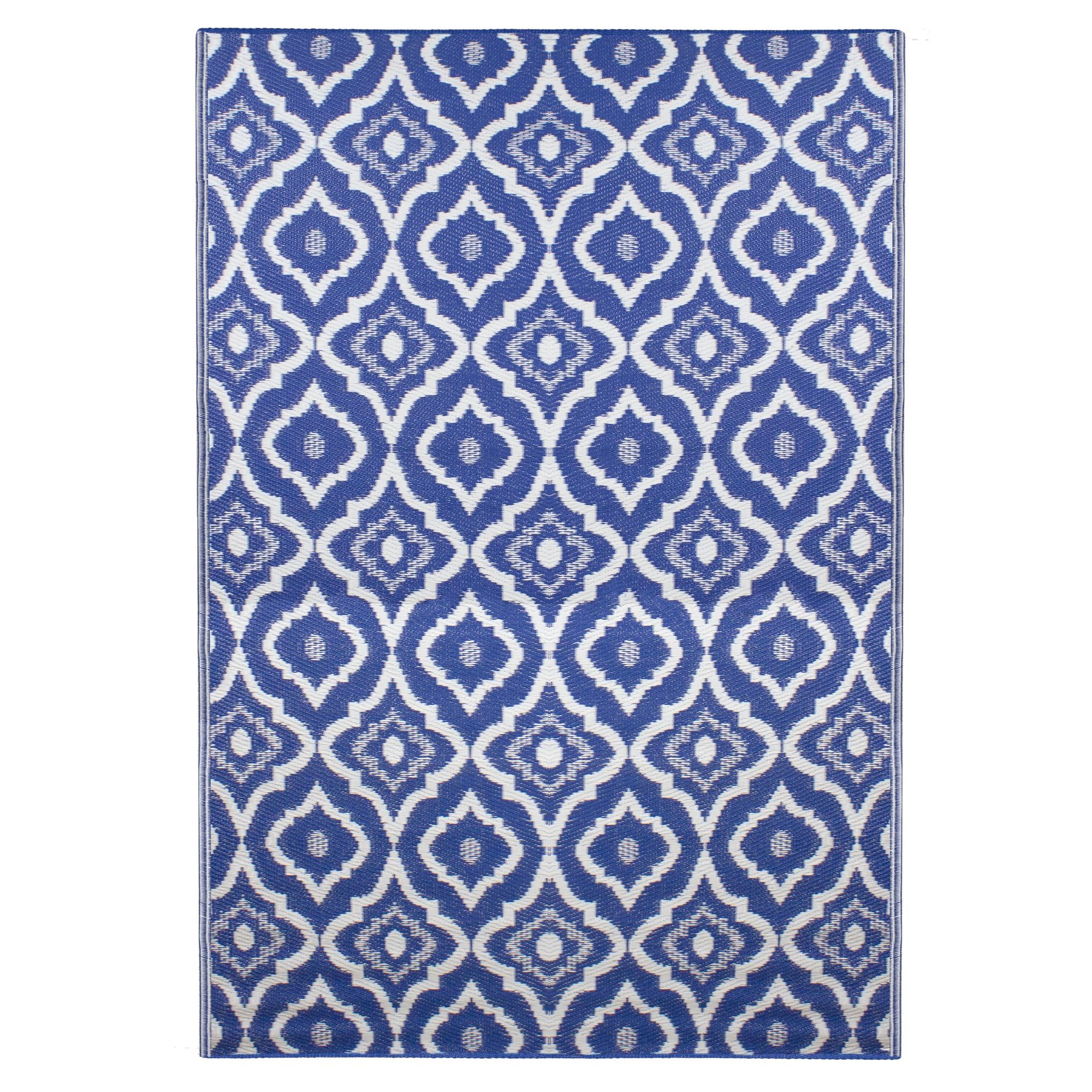 Blue and White Geometric 4' x 6' Synthetic Outdoor Rug