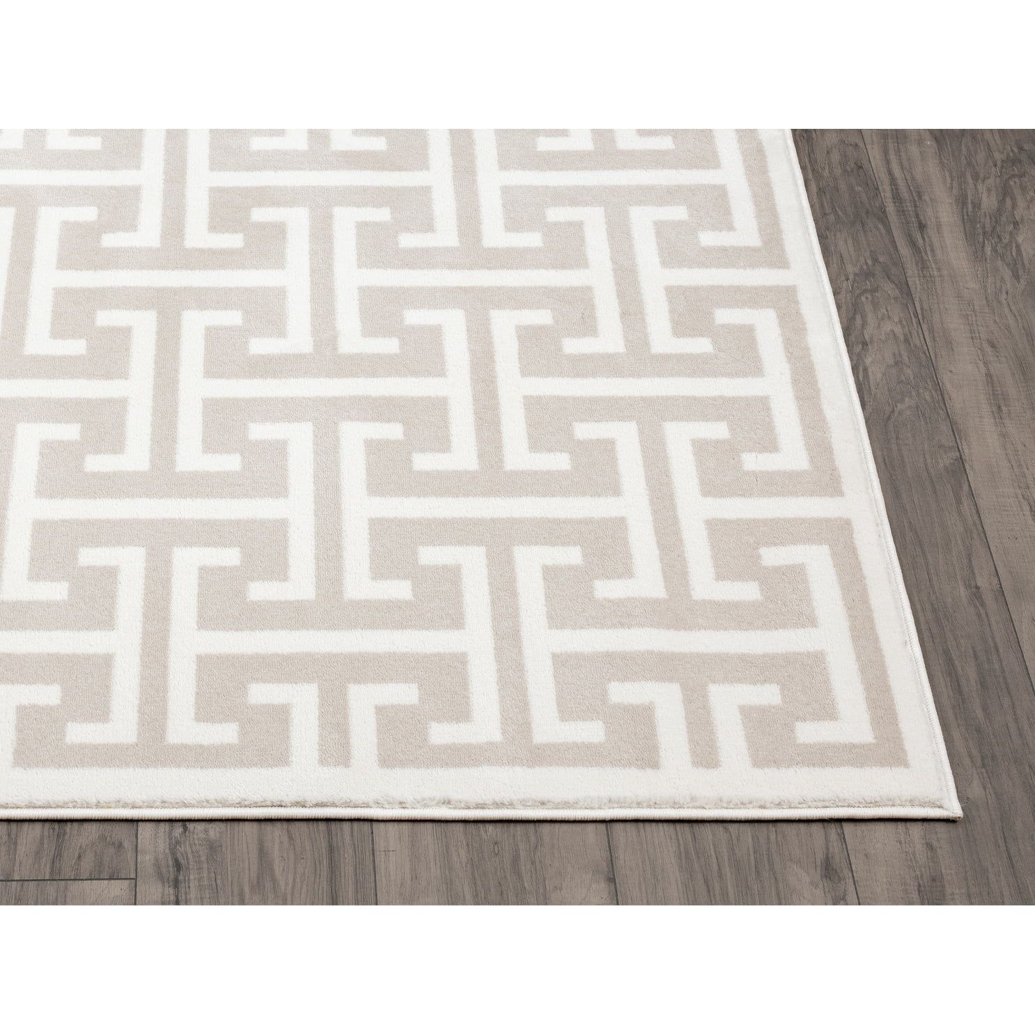 Beige and White Geometric Patterned Synthetic Area Rug 5'3" x 7'6"