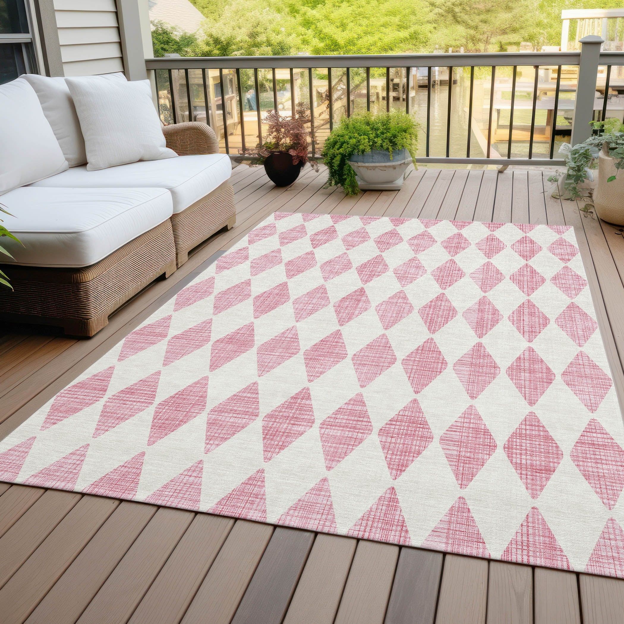 Pink Diamond Pattern Machine Washable Indoor Outdoor Rug
