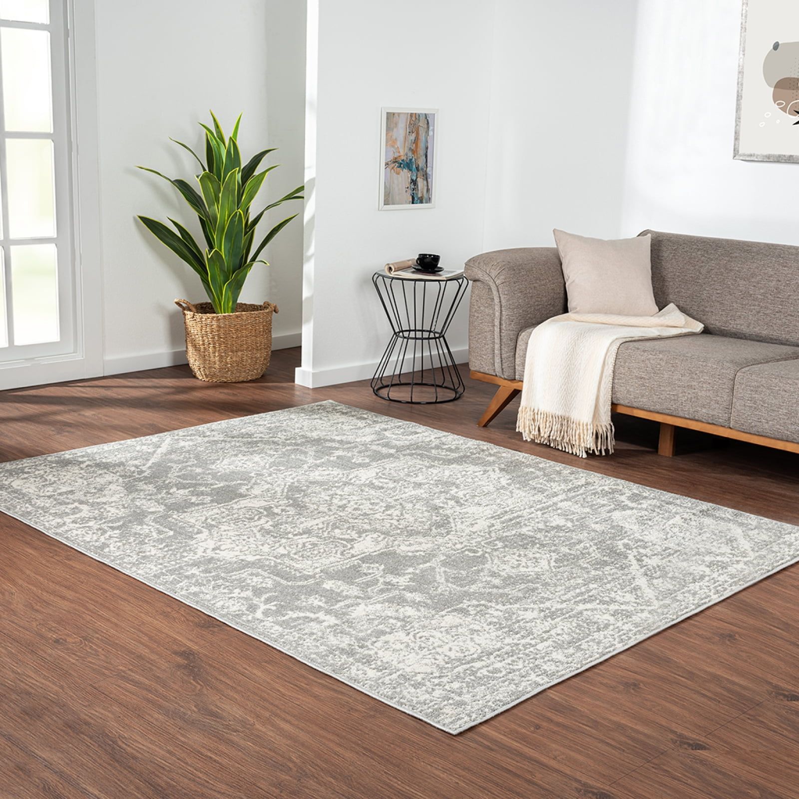 Casablanca Gray Medallion 5' x 7' Synthetic Area Rug