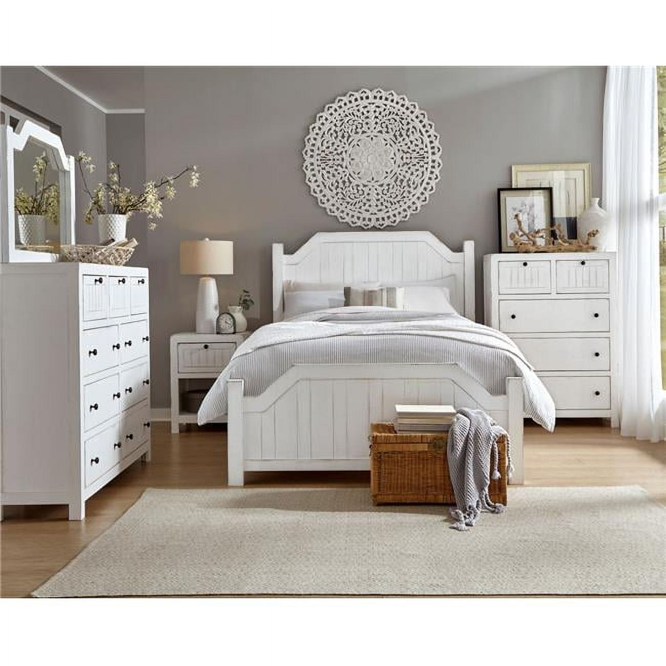 Cotton White Queen Poster Bed with Pine Wood Frame and Headboard