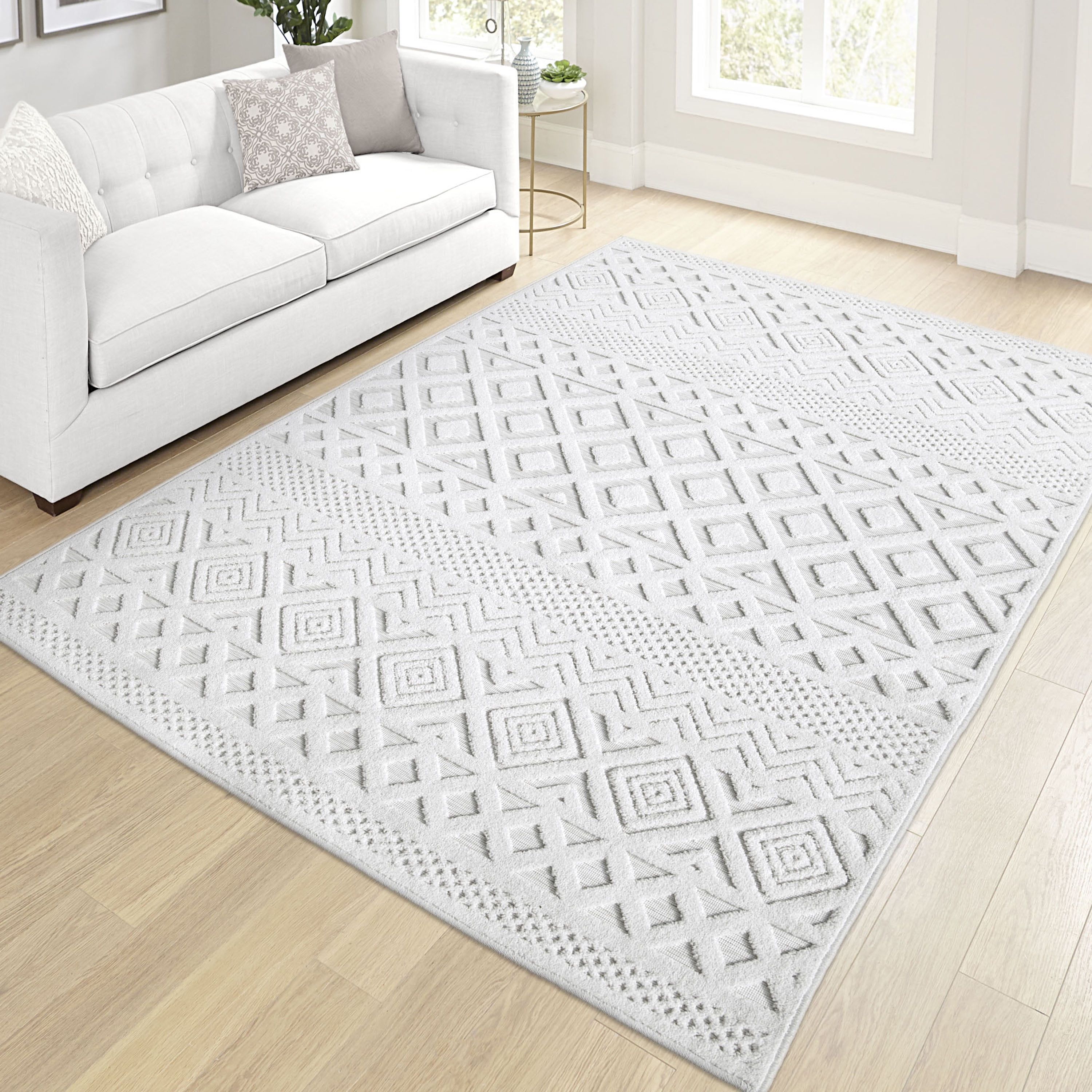 Coastal Gray Diamond 48" Synthetic Stain-Resistant Rug