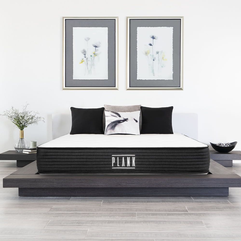 King Size Black and White Innerspring Mattress with Cooling Cover