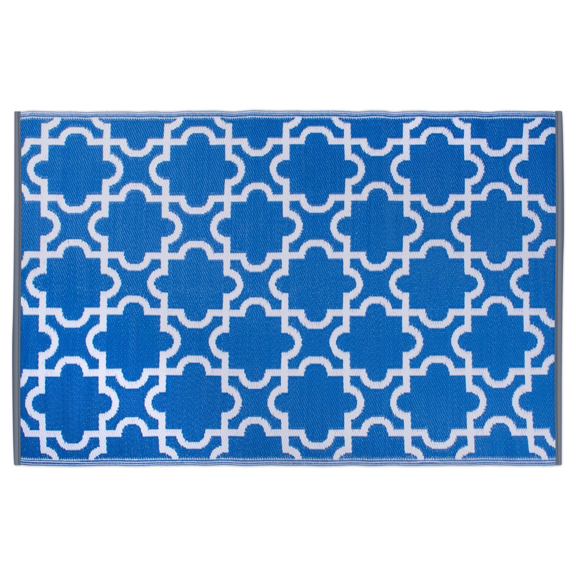 Majestic Lattice 72"x48" Reversible Outdoor Rug in Blue and White