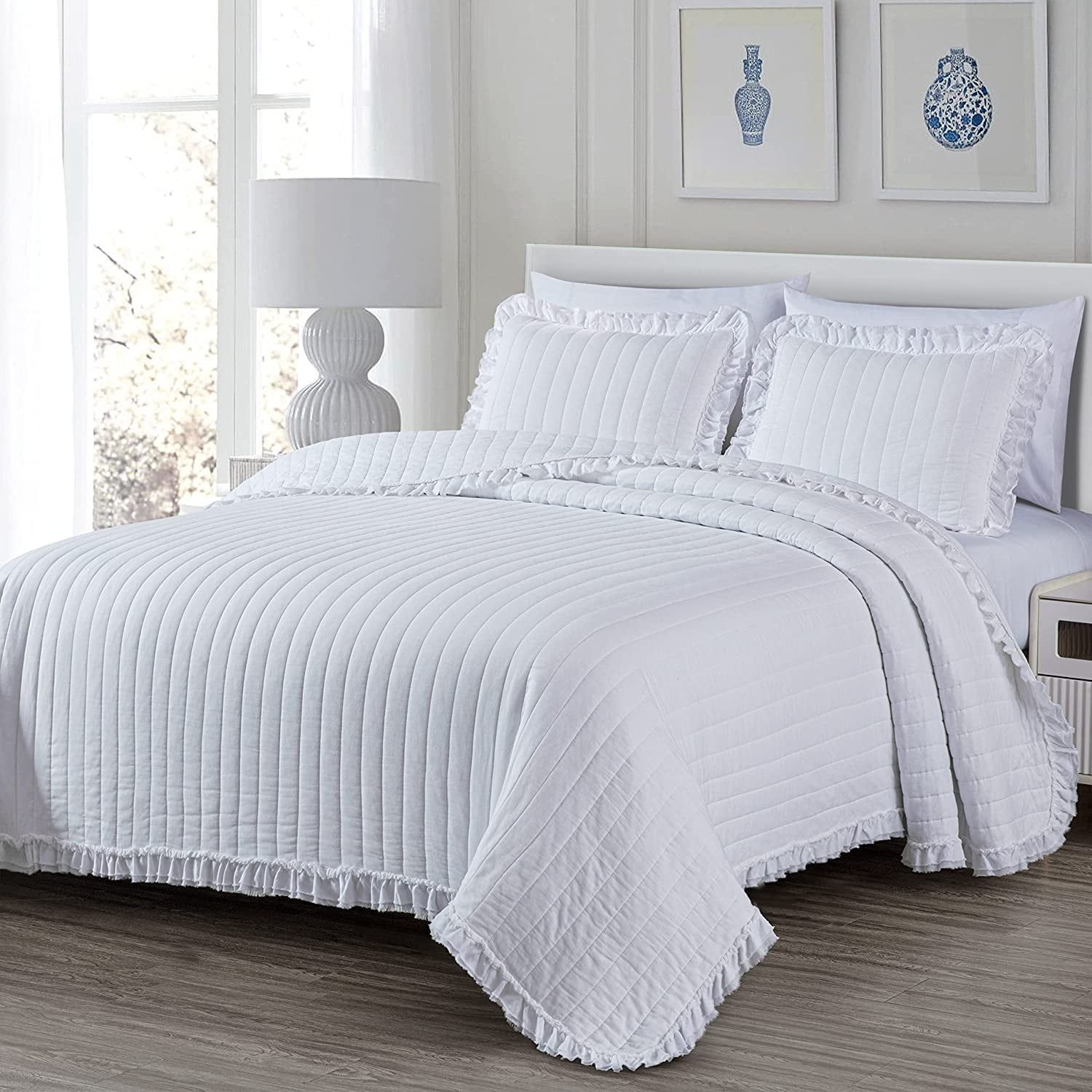 White Queen Cotton Quilt Set with Frayed Ruffle Edges