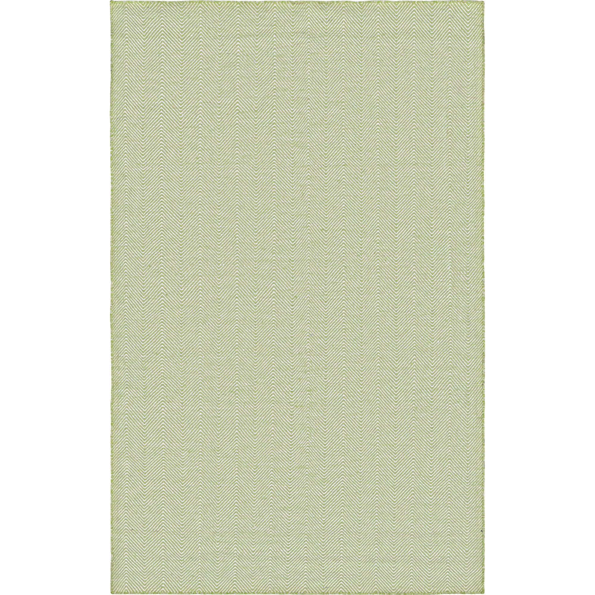 Eco Chic Green PET 2'x3' Hand-Woven Outdoor Rug