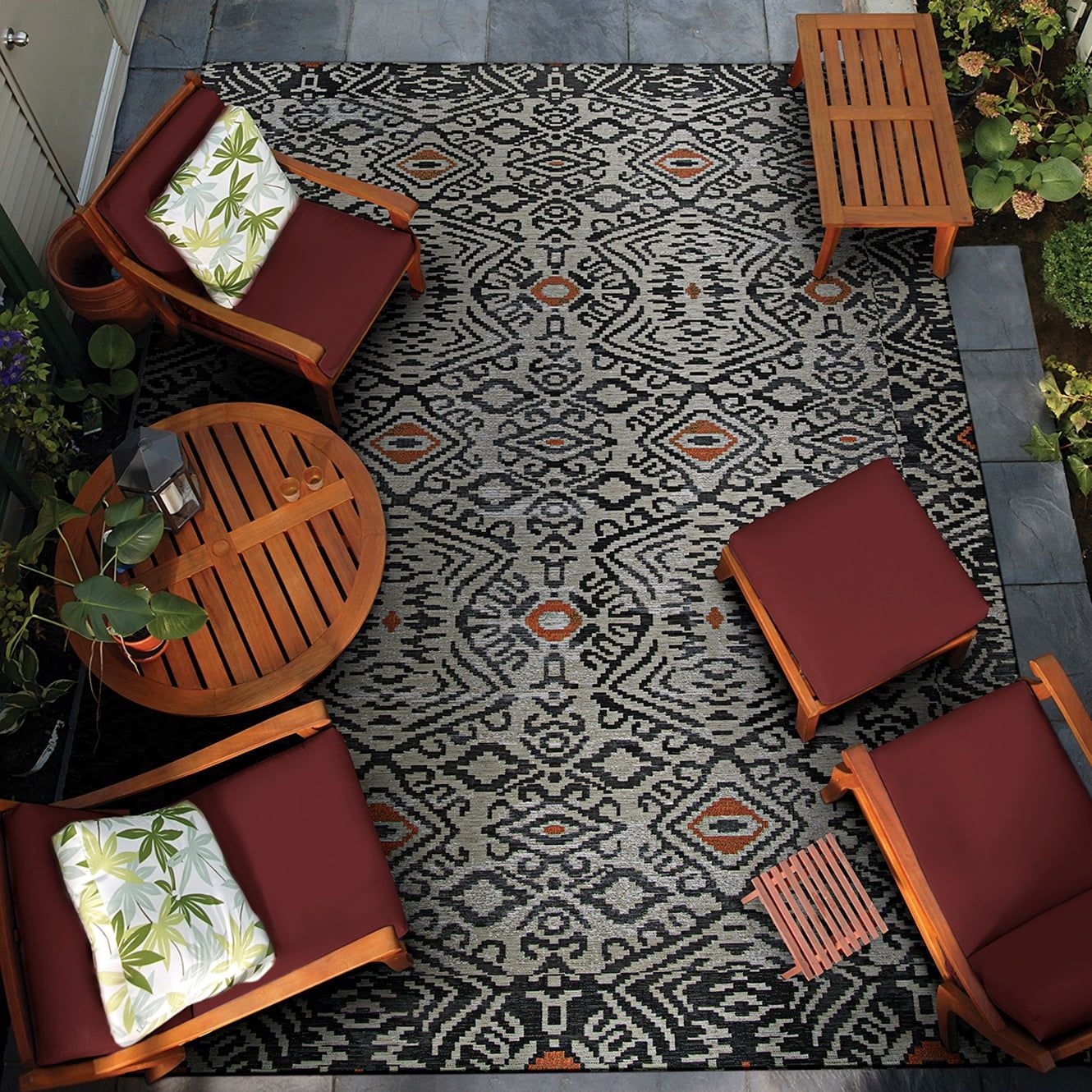 Dolce Transitional Smoke Gray 5' x 8' Synthetic Area Rug
