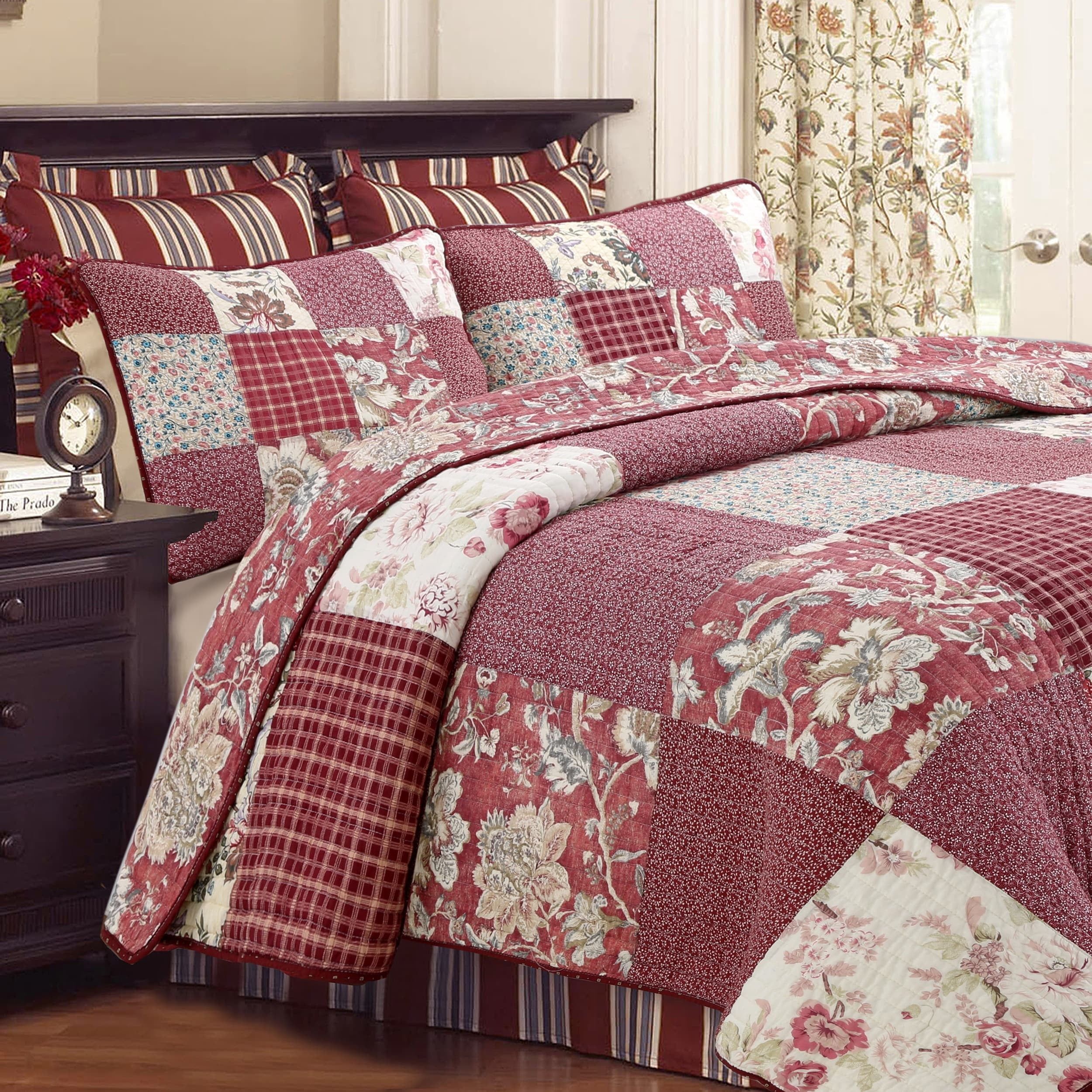 Queen Red Cotton Reversible Patchwork Quilt Set