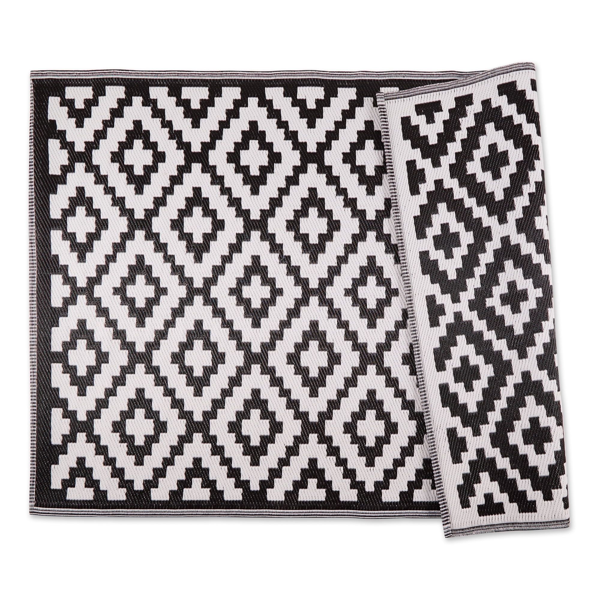 Reversible Black & White Synthetic Outdoor Rug, 4' x 6'