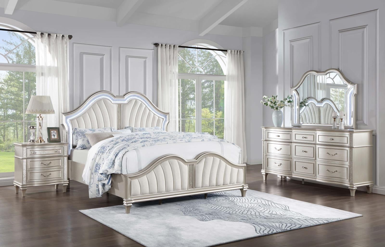 Evangeline Ivory and Silver Oak 5-Piece Upholstered Eastern King Bedroom Set