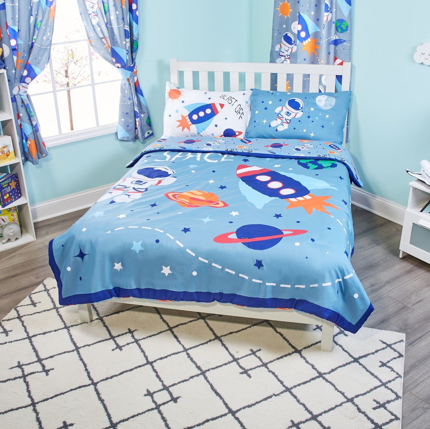 Outer Space Themed Blue Microfiber Twin Comforter for Boys