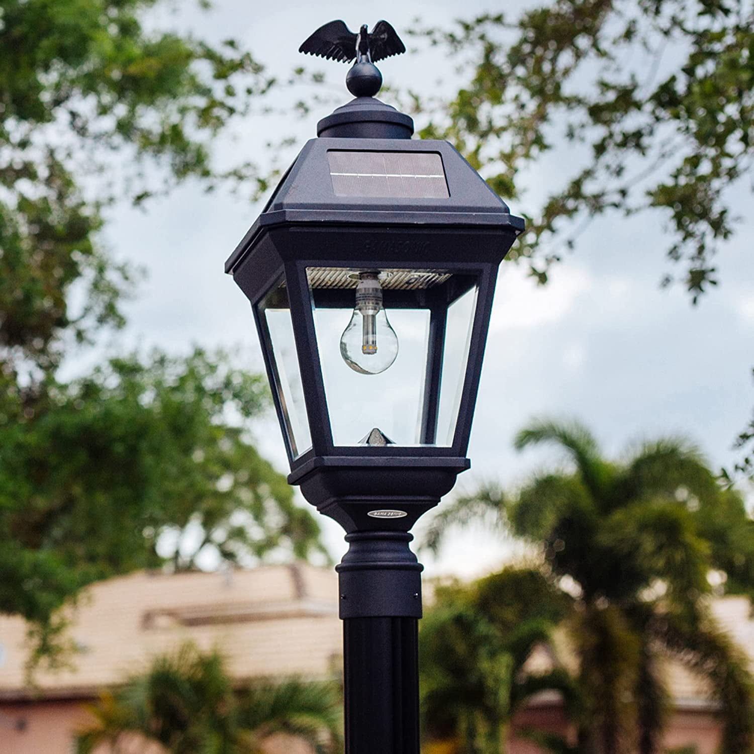 Imperial Eagle Finial Dusk-to-Dawn Solar Lamp Post, 22.5" Aluminum White