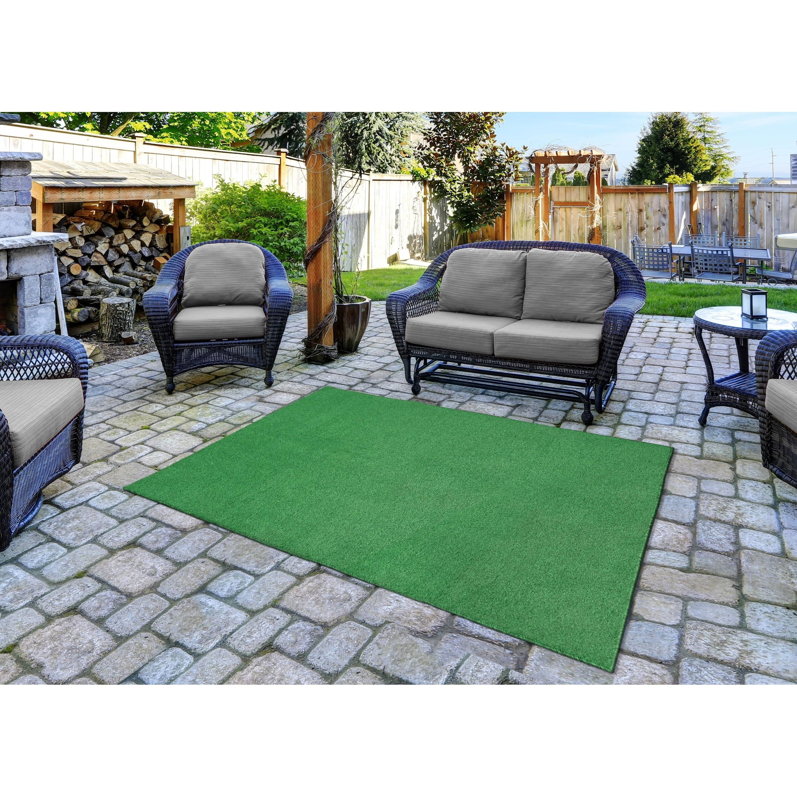 Soft Green 6' x 9' Washable Synthetic Area Rug