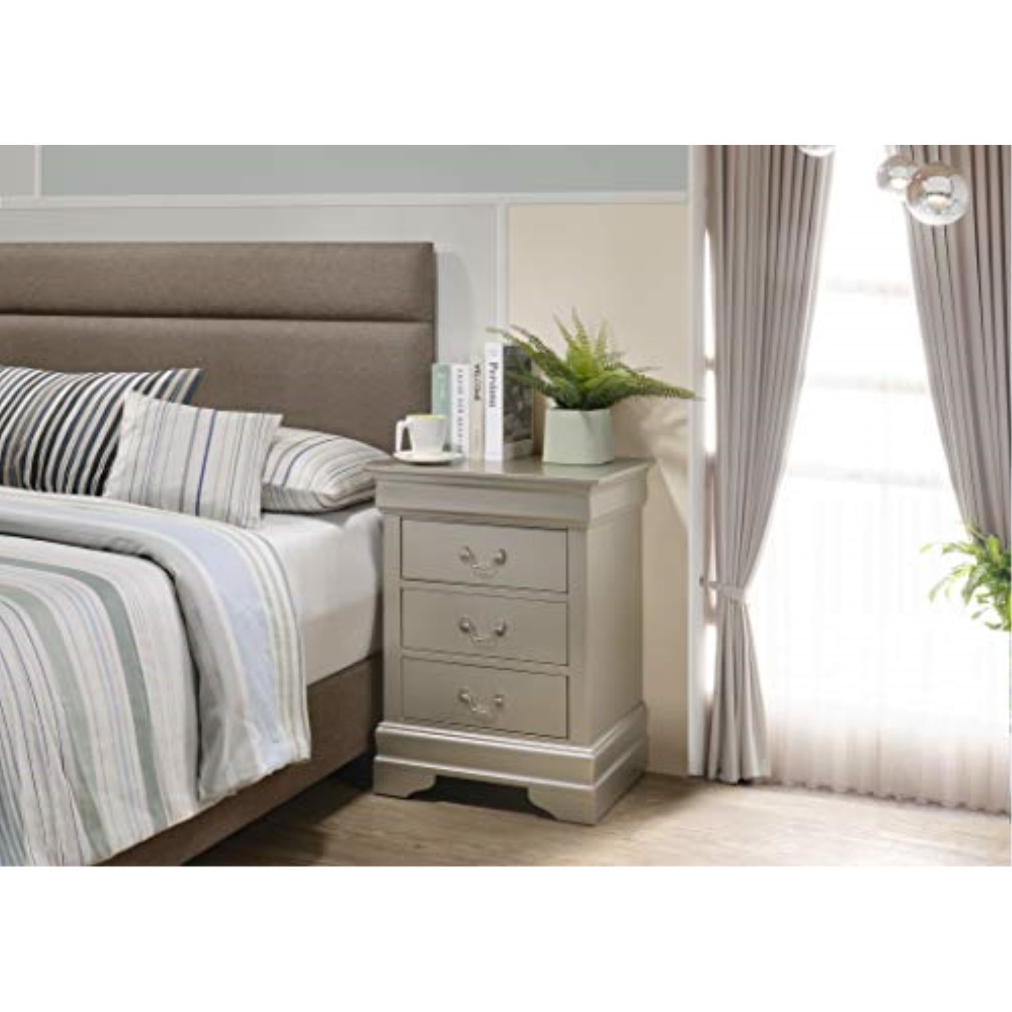 Transitional 3-Drawer Rectangular Nightstand in Silver Champagne