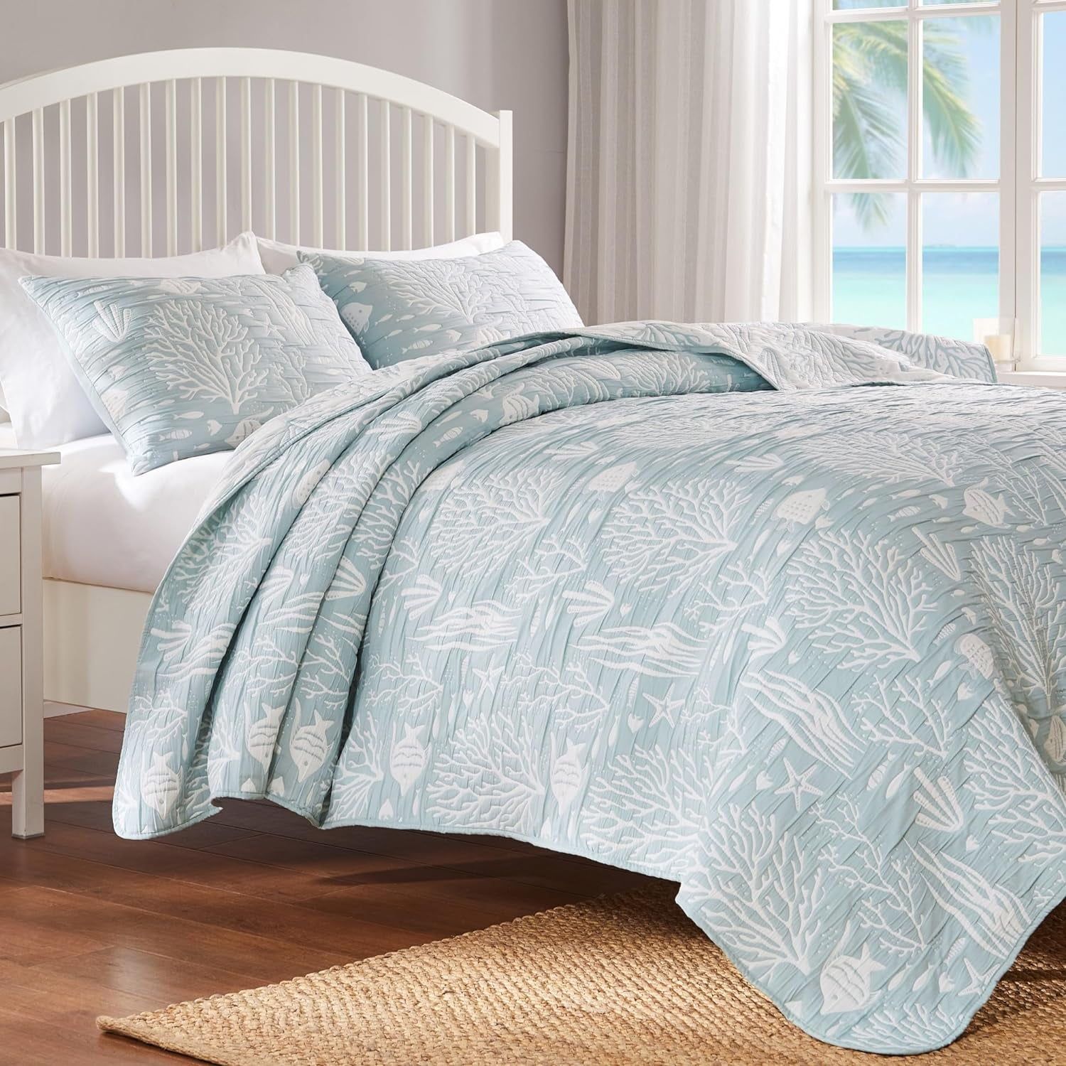 King White and Seafoam Microfiber Reversible Quilt Set