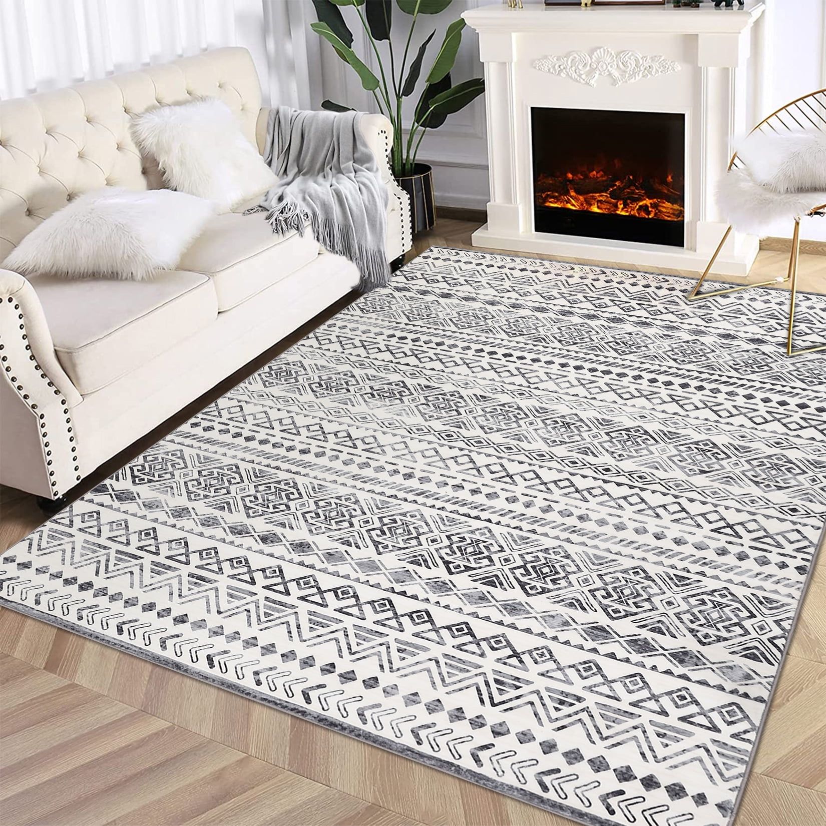 Gray Geometric Bohemian 5' x 7' Washable Area Rug