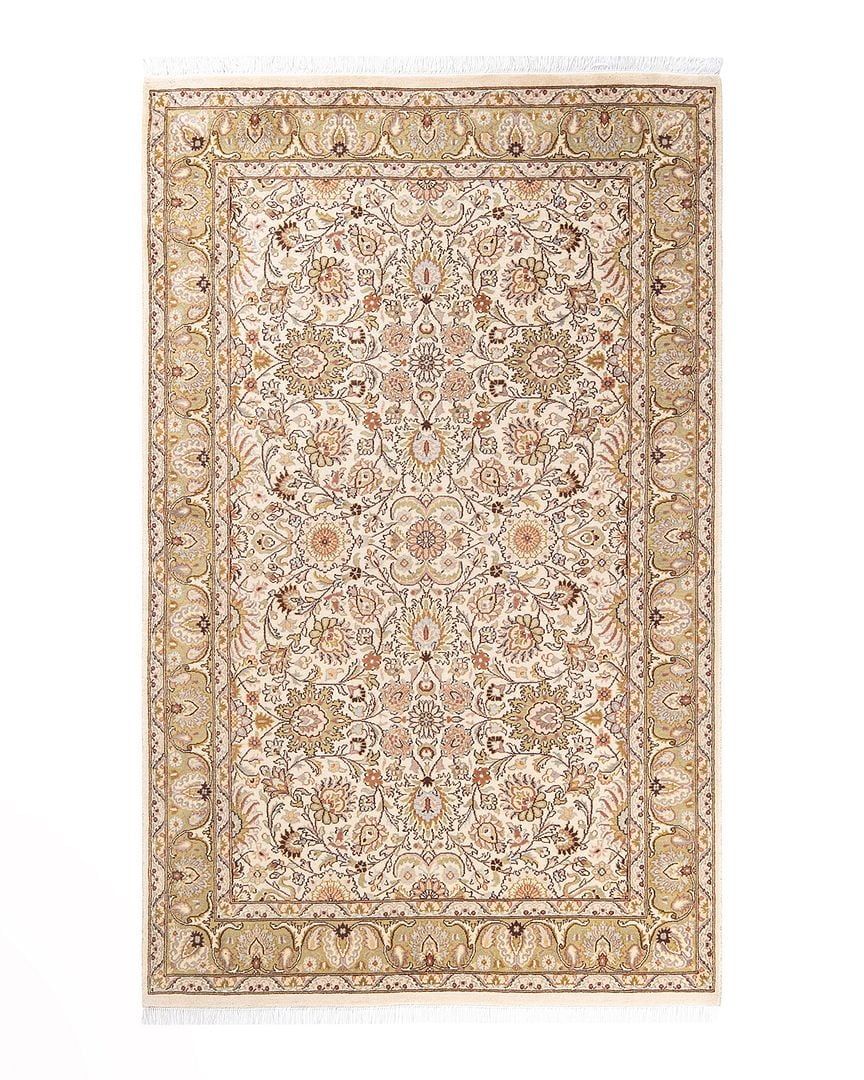 Hand-Knotted Beige Wool Traditional 4' x 6' Area Rug