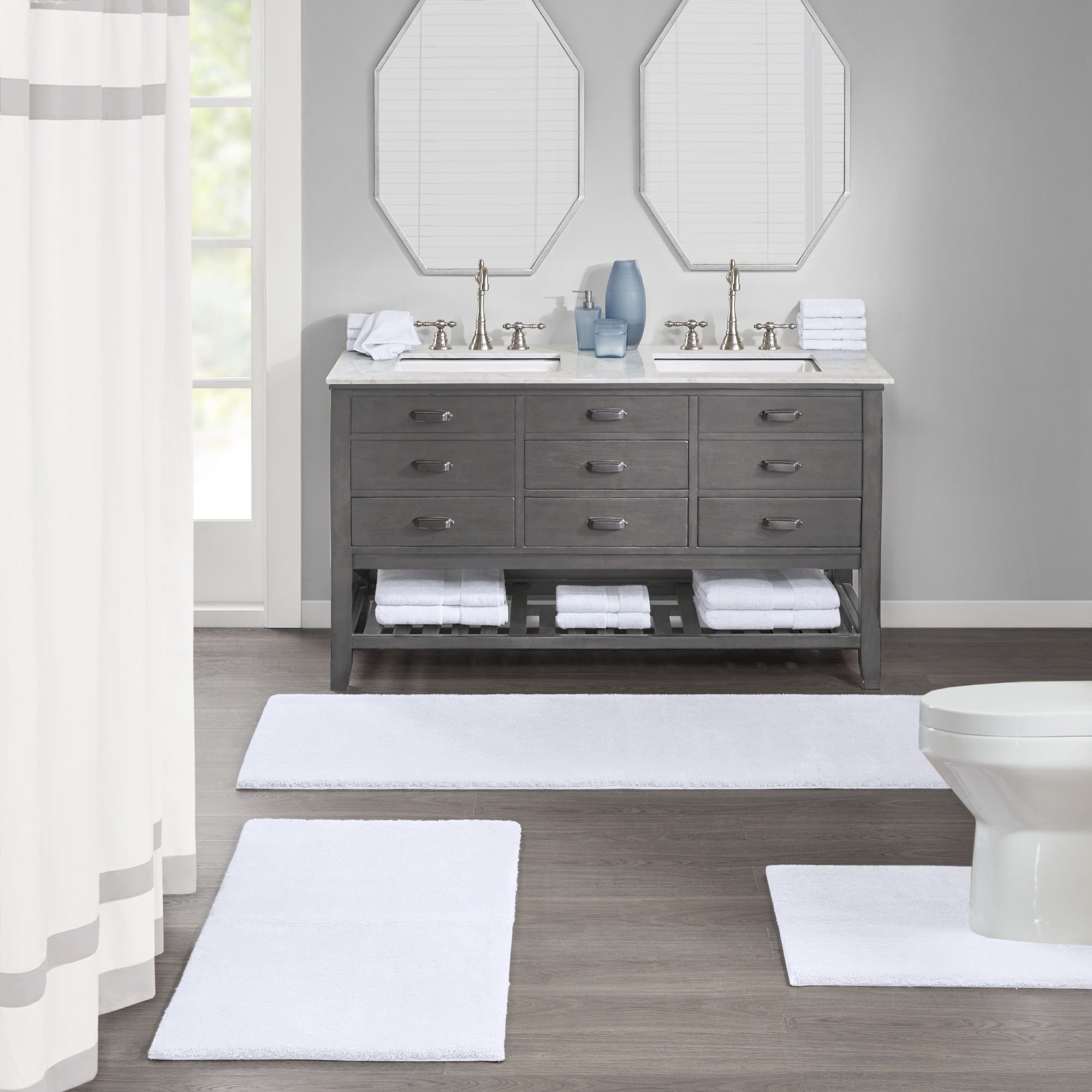 Luxurious White Microfiber Quick-Dry Bath Rug 20" x 30"