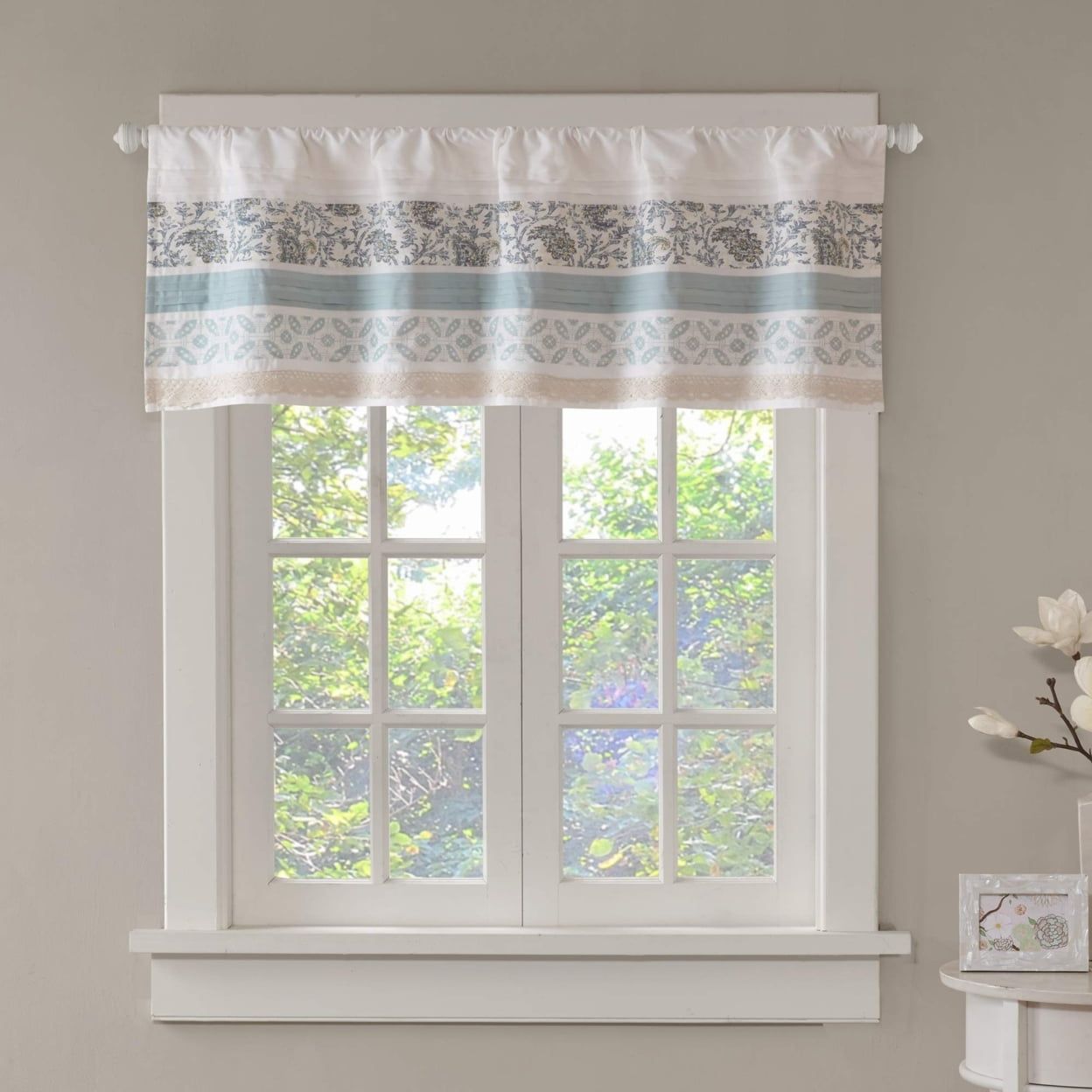 Paisley Aqua and White Cotton Rod Pocket Valance