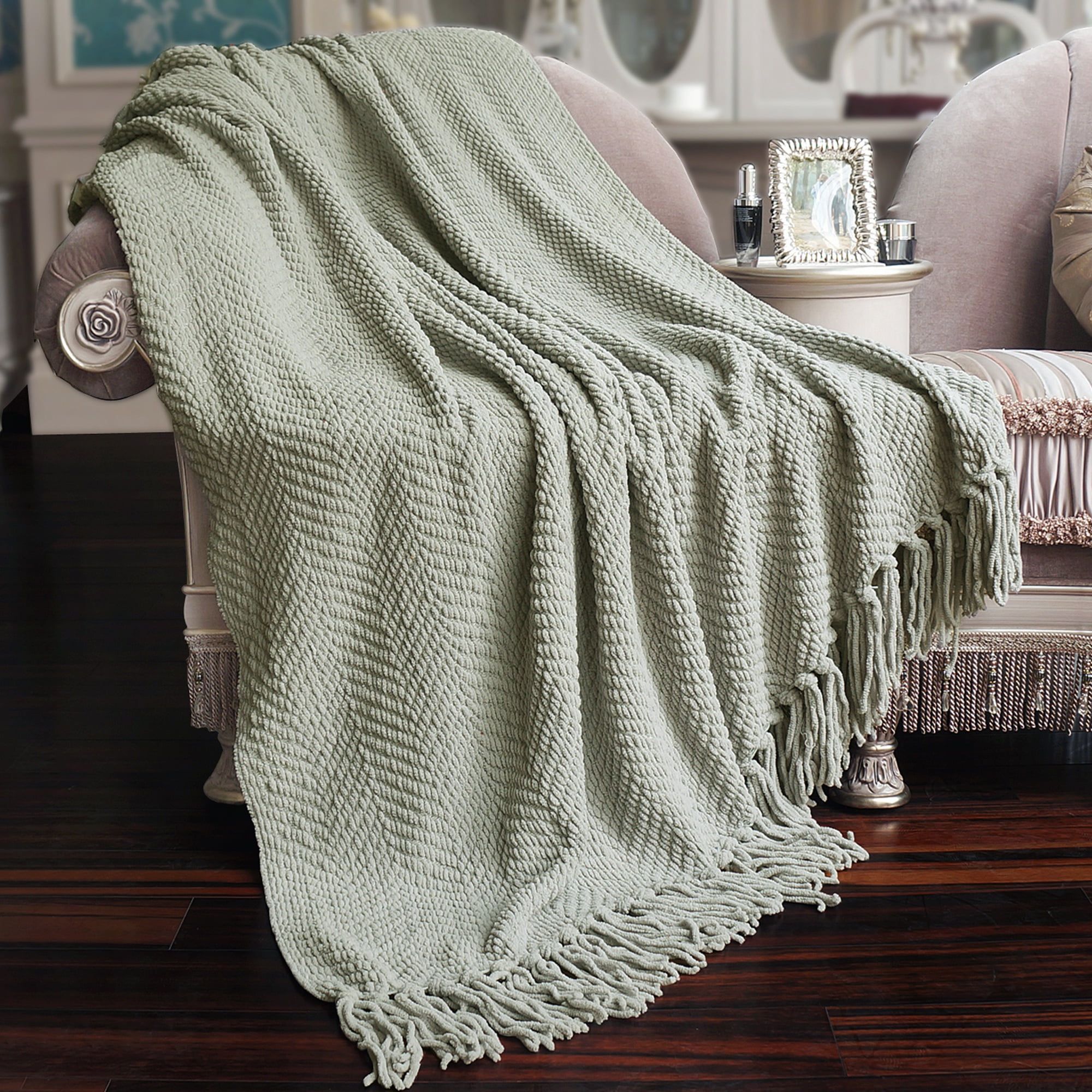 Cozy Diamond-Patterned Silver Knit Throw Blanket, 60"x50"