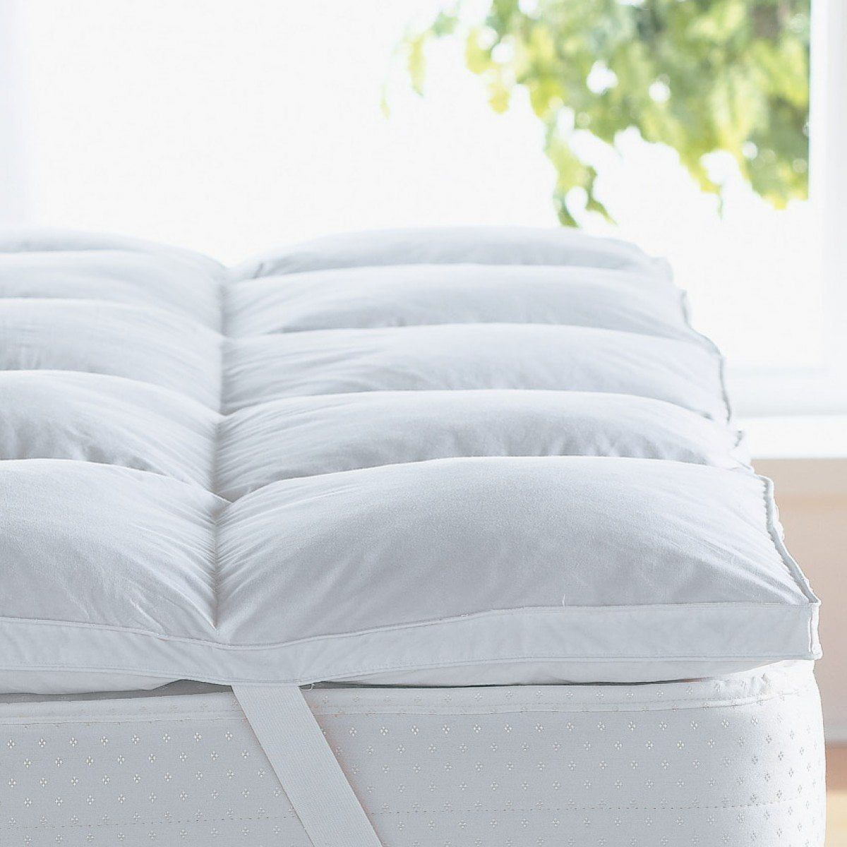 Full Size White Down Alternative Plush Mattress Topper