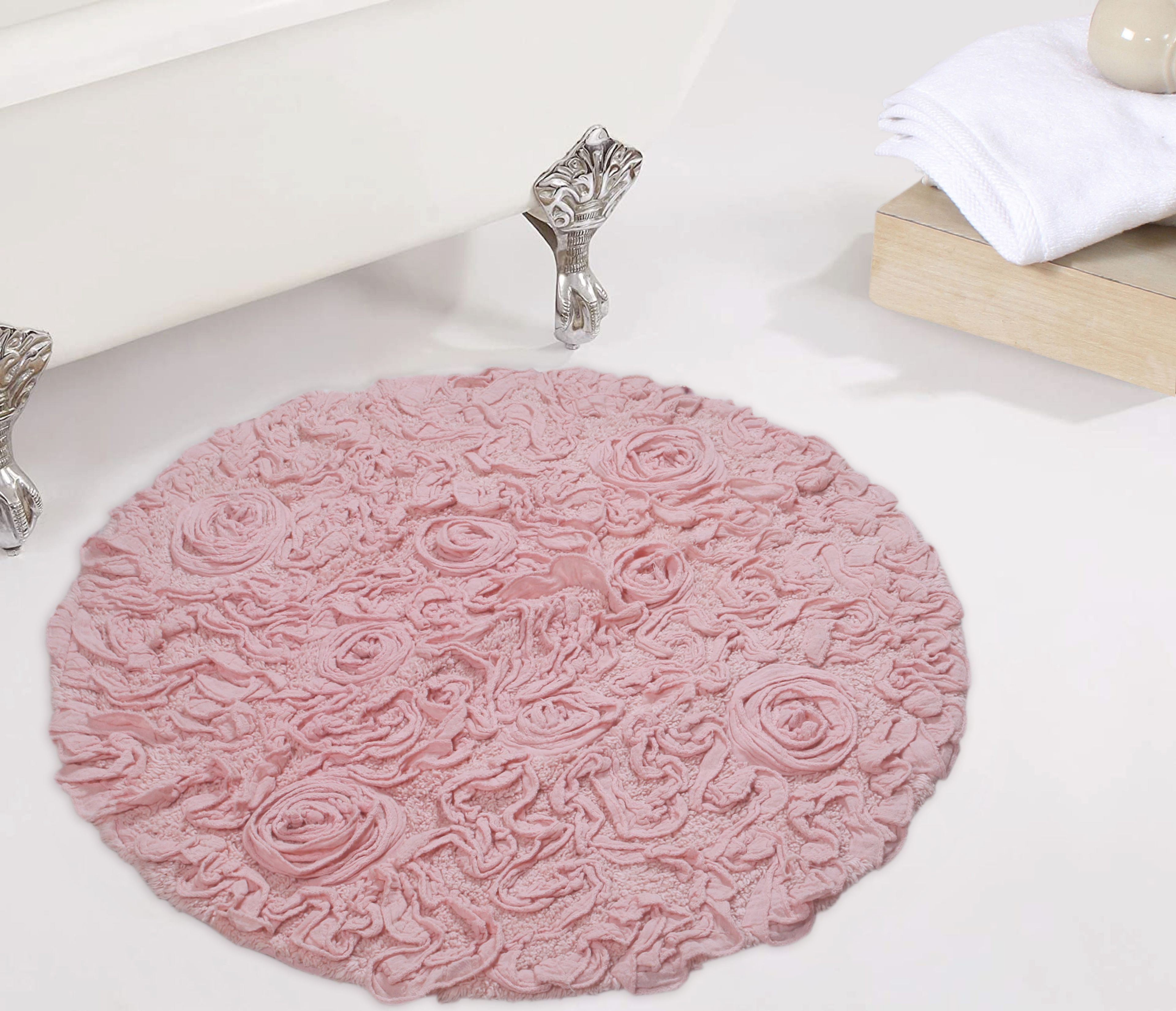 Bellflower 30" Round Pink Cotton Tufted Bath Rug