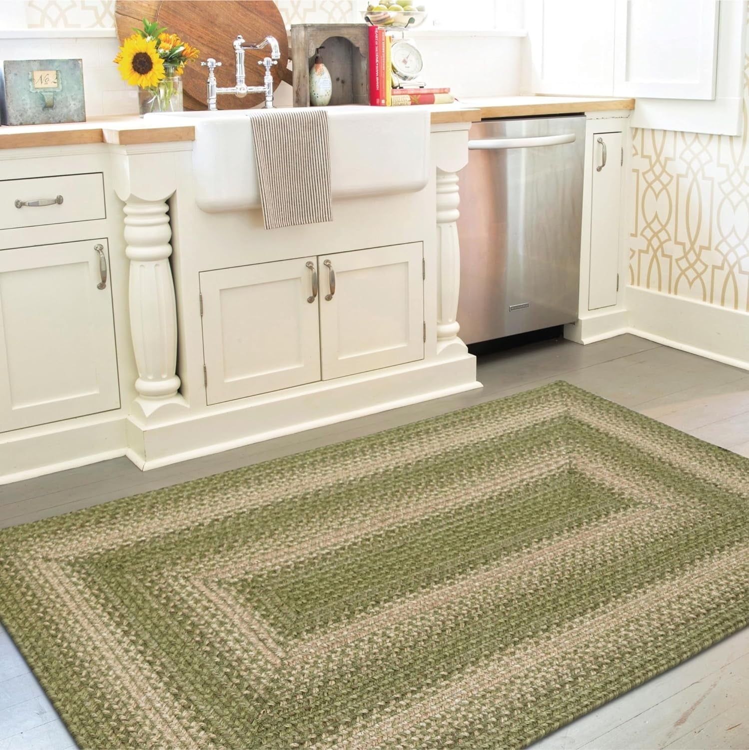 Grassland Green and Beige Braided Handmade Runner Rug