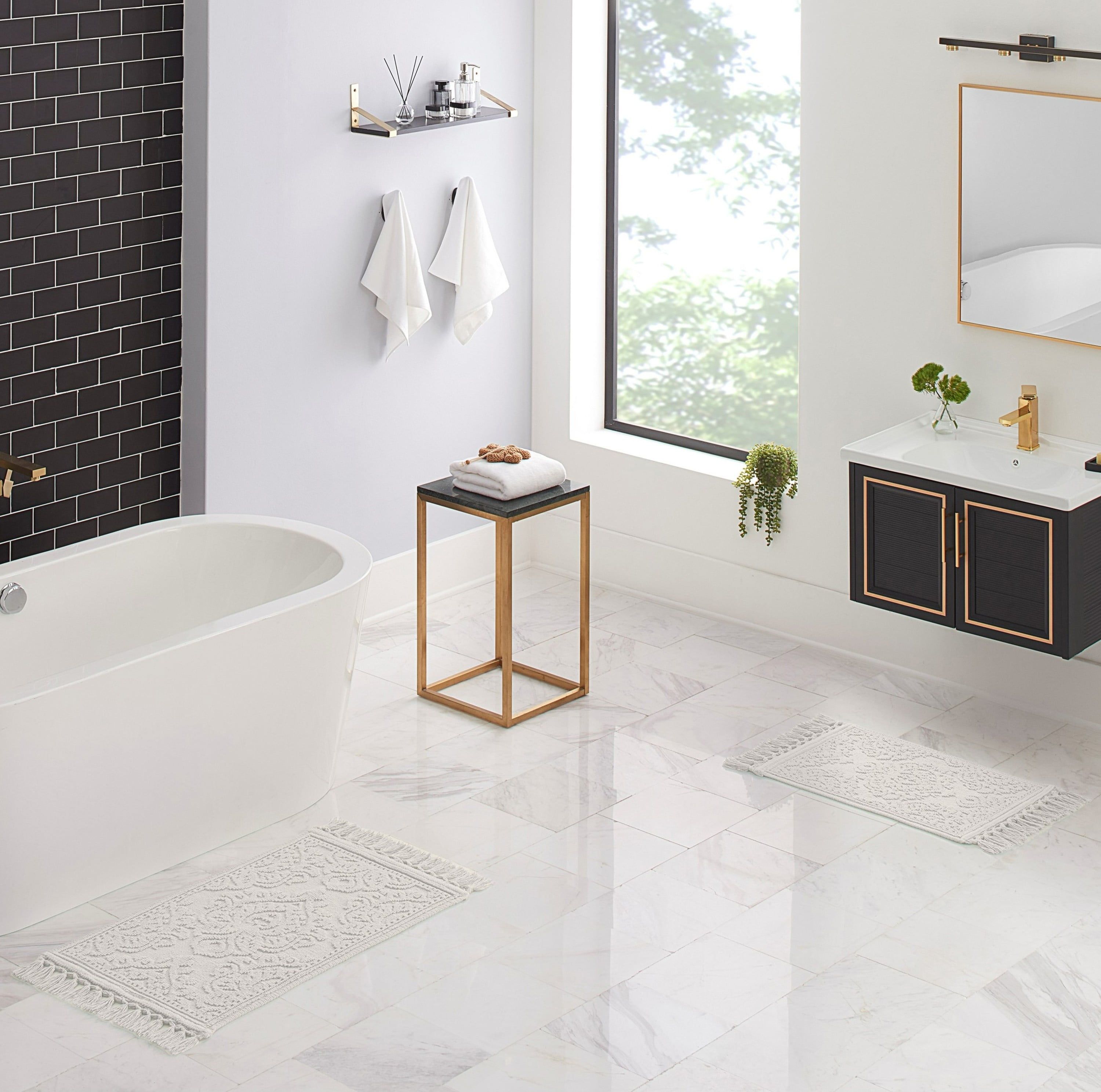White Cotton Fringe Bath Rug Set with Geometric Design
