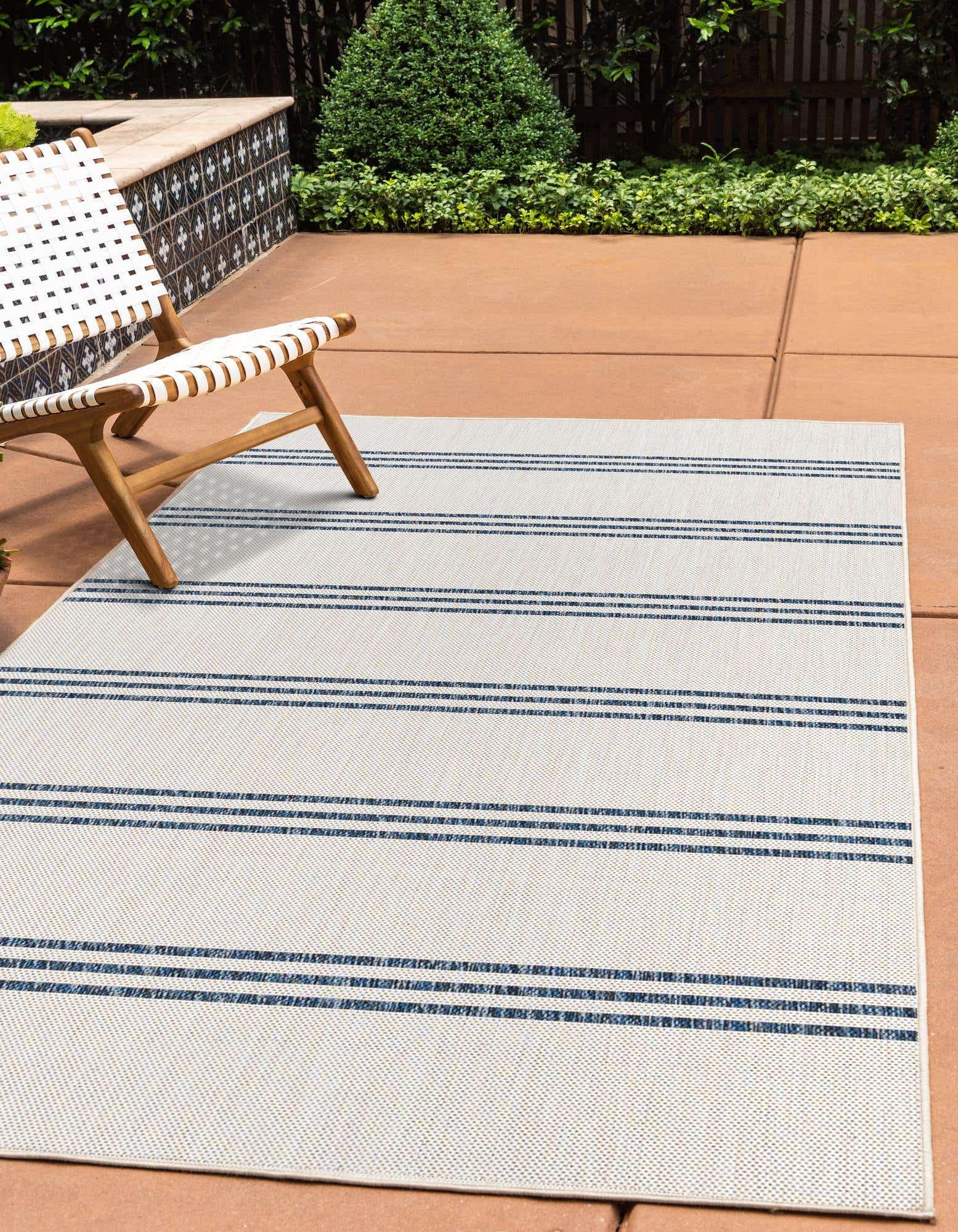 5' x 7' Blue Stripe Synthetic Outdoor Rug