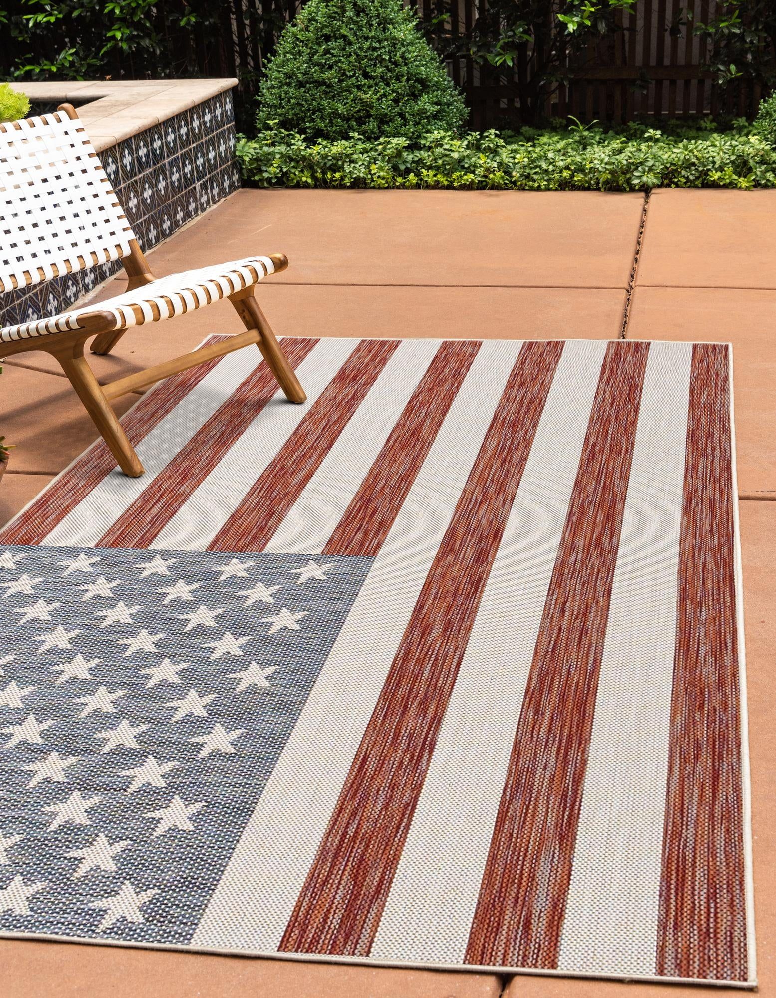 Old Glory Red and Blue Synthetic Outdoor Area Rug 5' x 7'