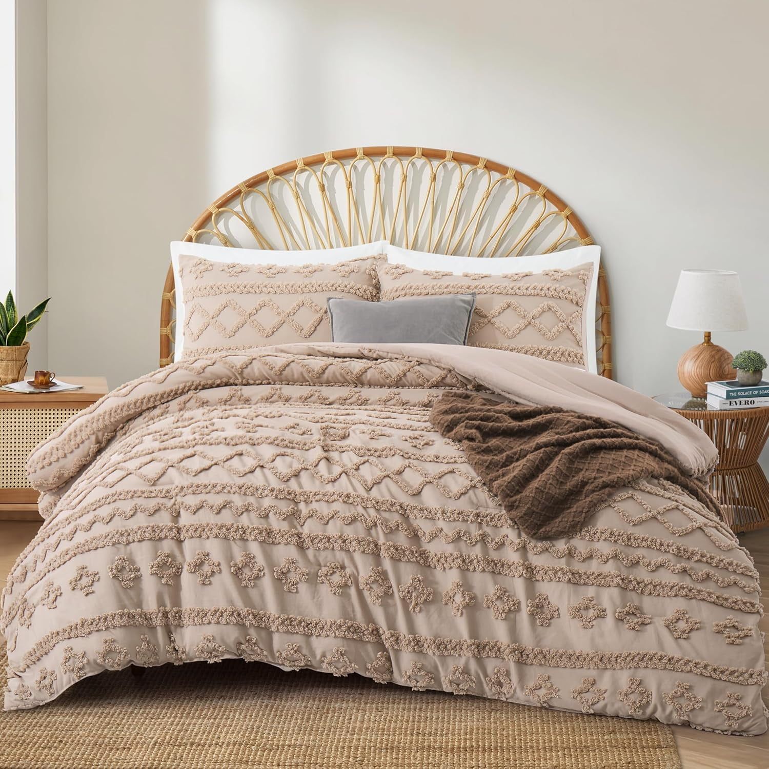 Beige King Tufted Geometry Comforter Set with Pillowcases