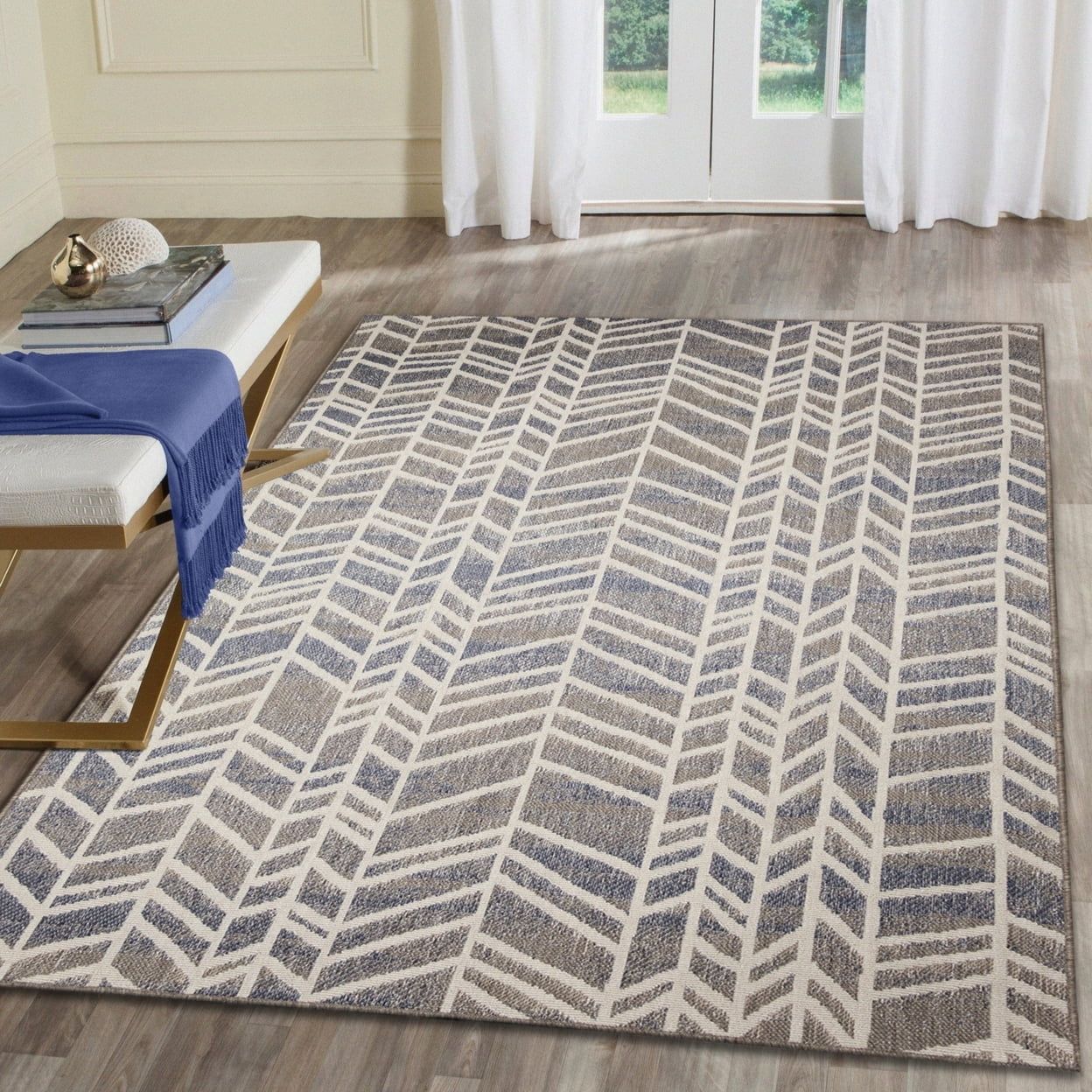 Ivory Chevron Elegance Indoor/Outdoor Synthetic Rug - 24"x5"