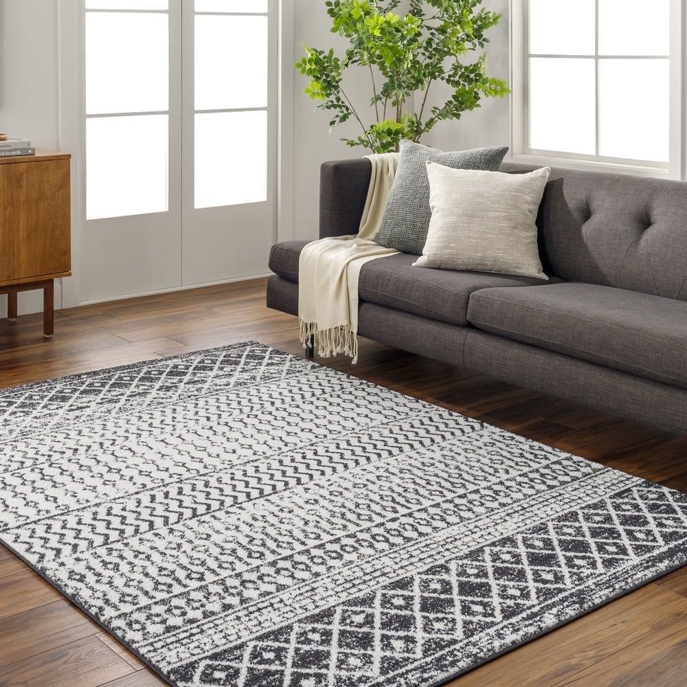 Edie Chic Black Geometric Polypropylene Area Rug, 7'10" x 10'3"
