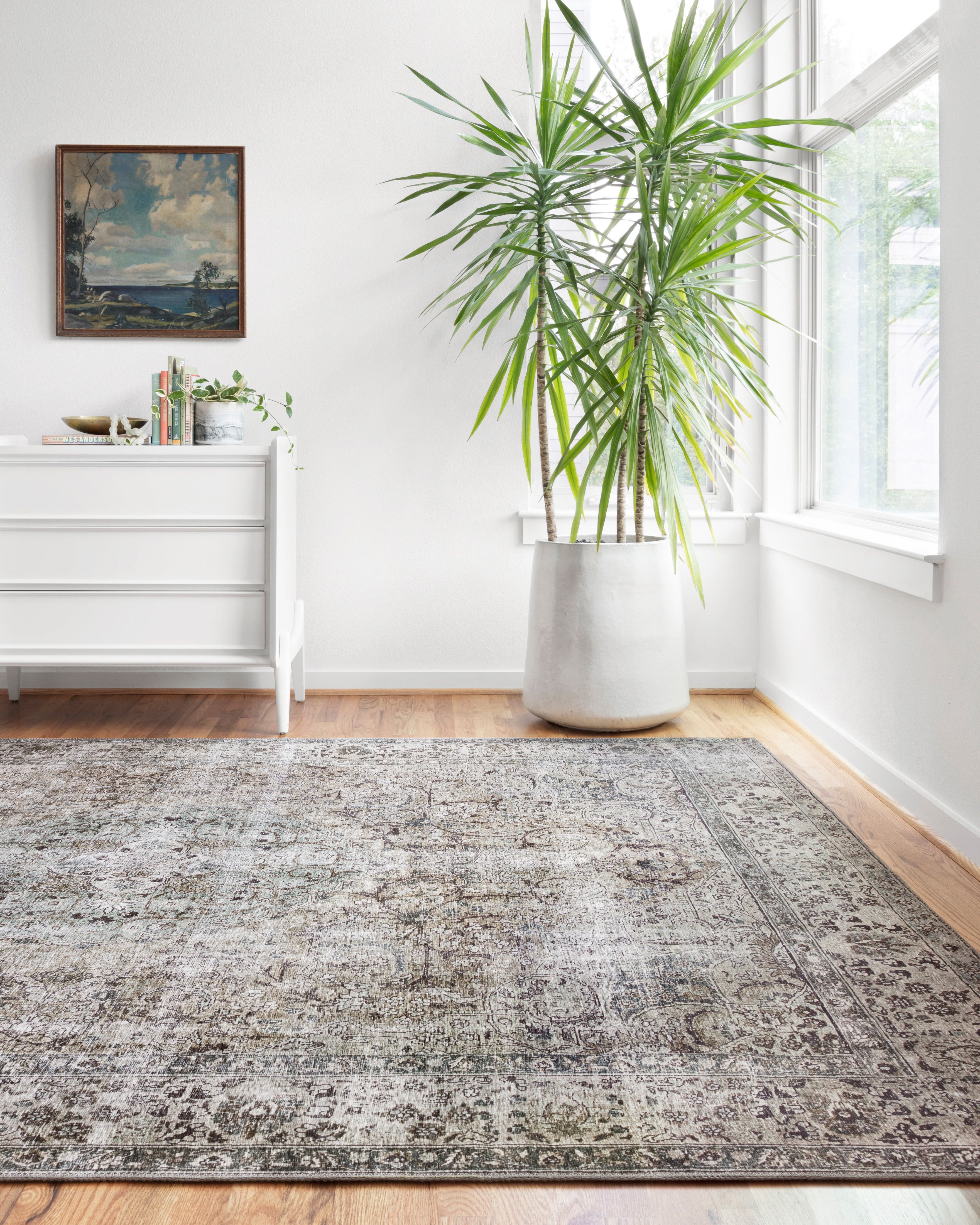 Elegant Gray 5' x 7' Stain-Resistant Synthetic Area Rug