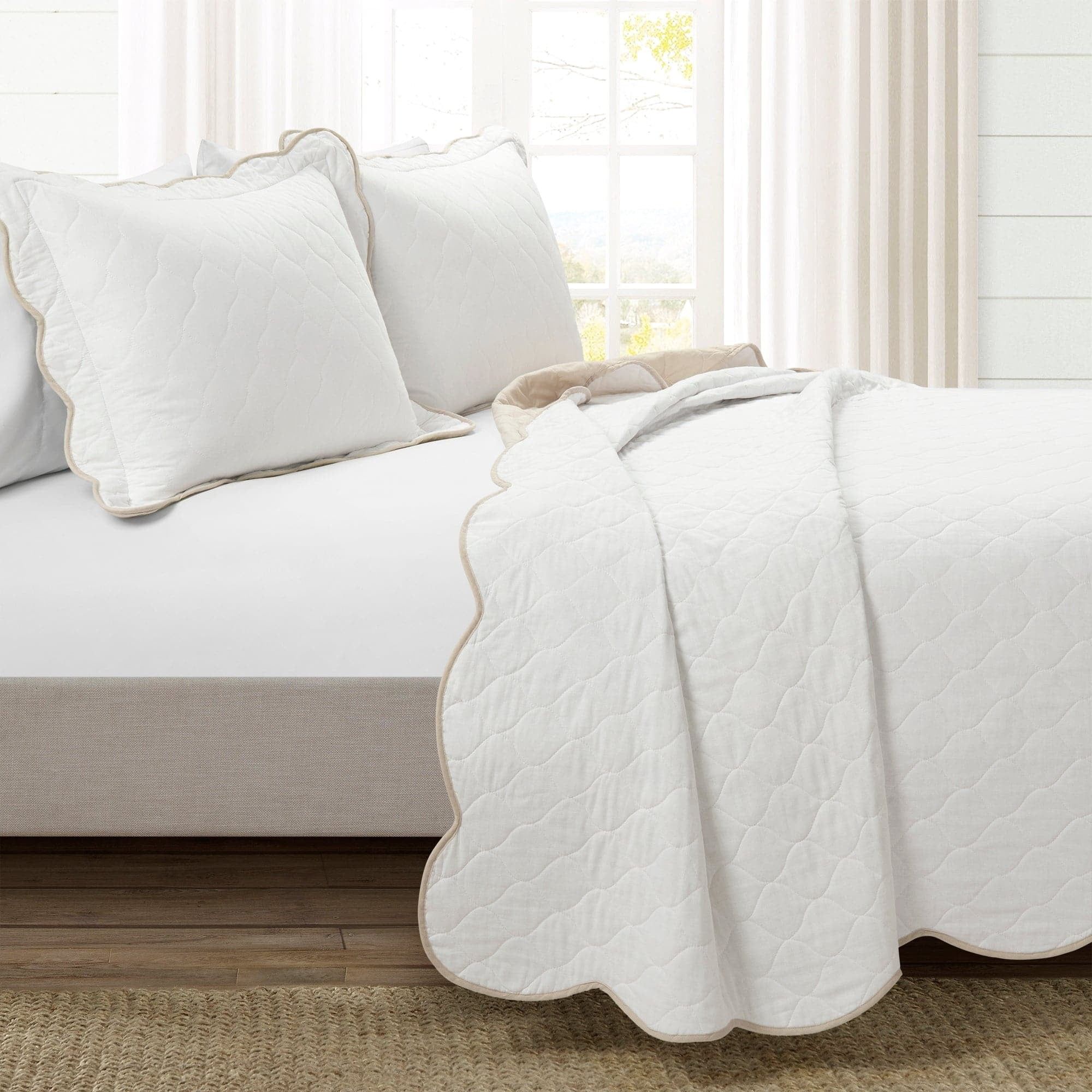 King White Cotton Reversible Scallop Edge Quilt Set