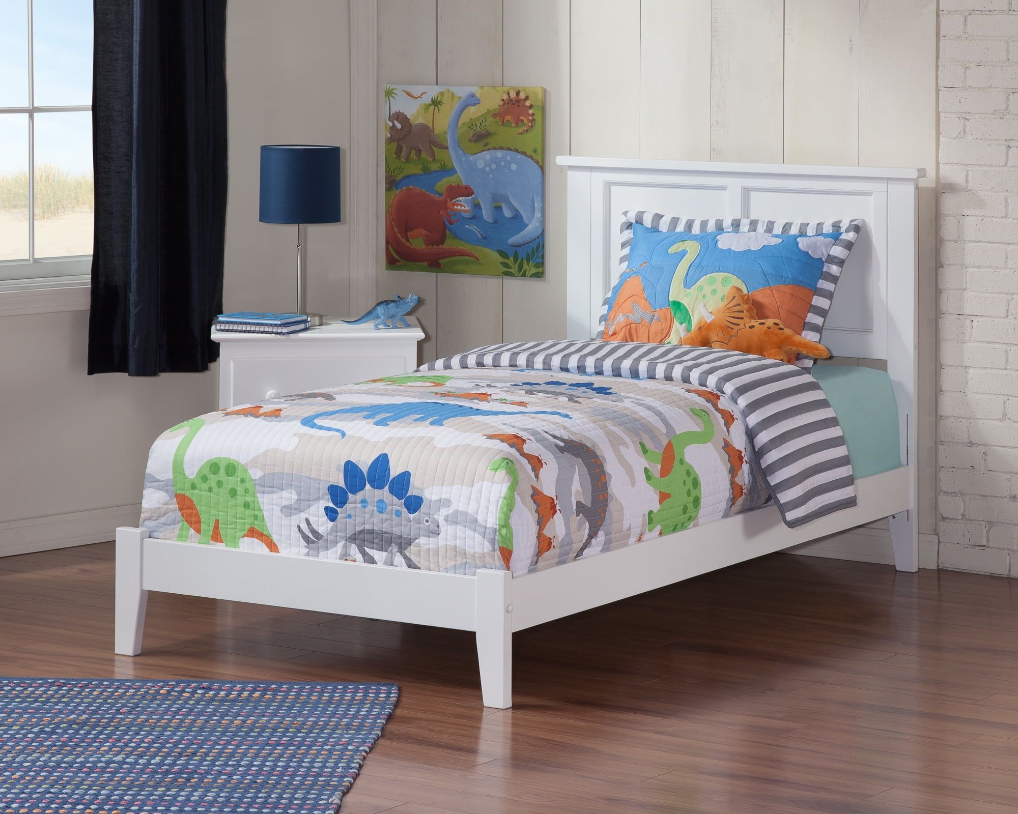 Madison Twin White Solid Hardwood Traditional Sleigh Bed