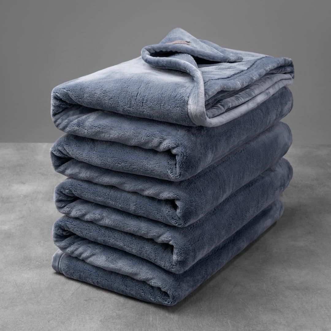 Mellowdy Dark Grey Plush Queen Blanket 90x90