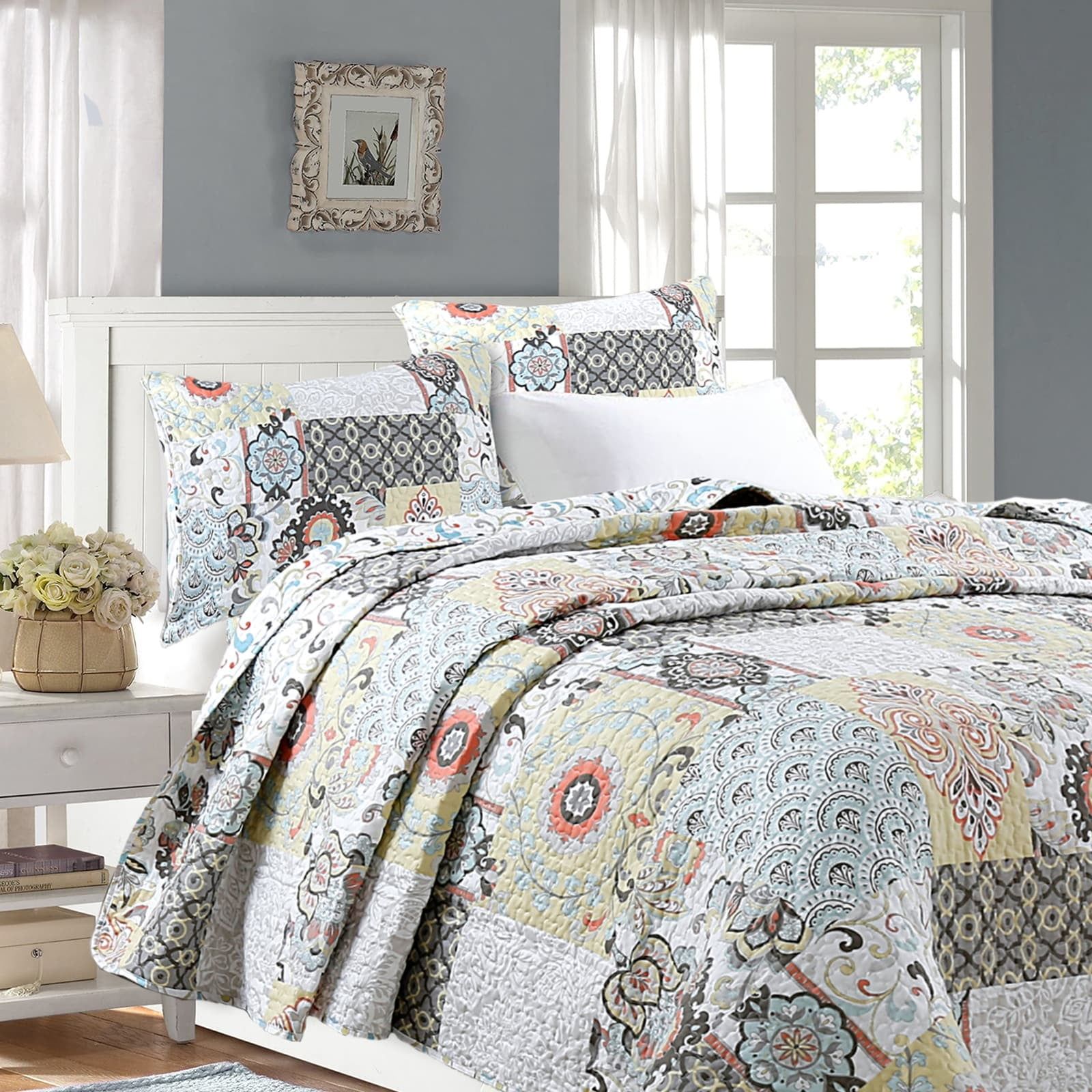 Moorea Blue Patchwork Reversible Microfiber Queen Quilt Set