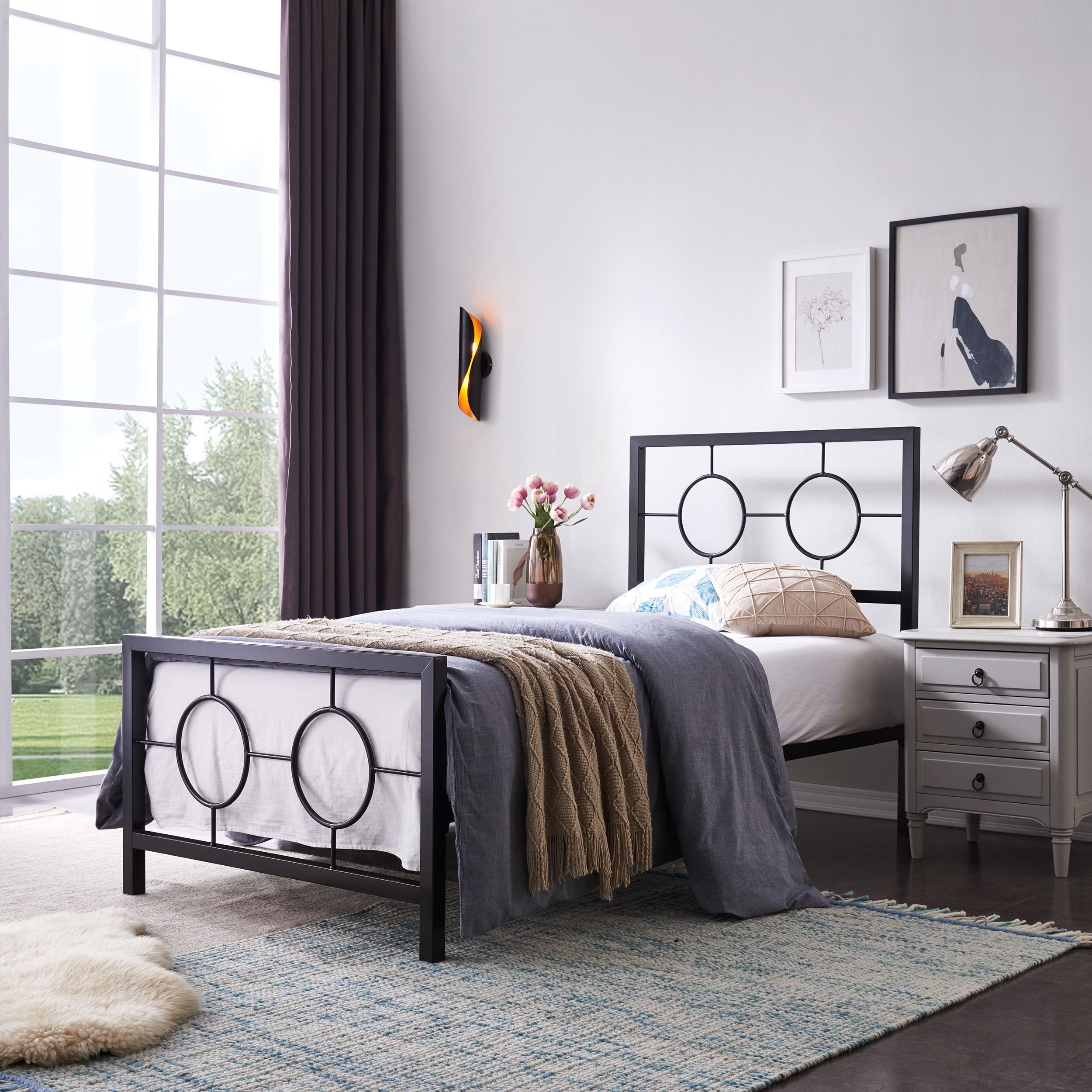 Sleek Twin-Size Black Iron Platform Bed Frame with Geometric Design