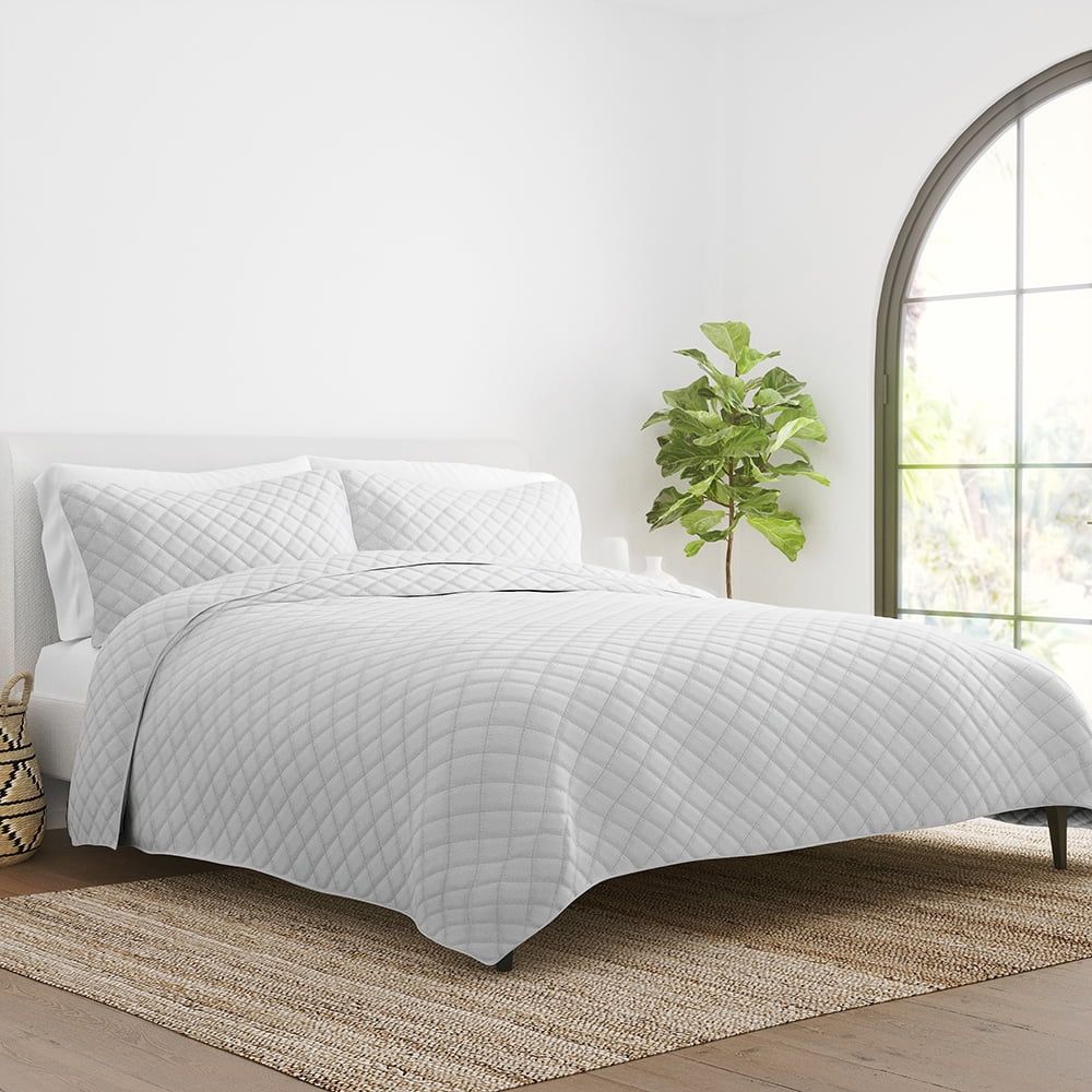 Light Gray Twin Microfiber Reversible Quilt Set