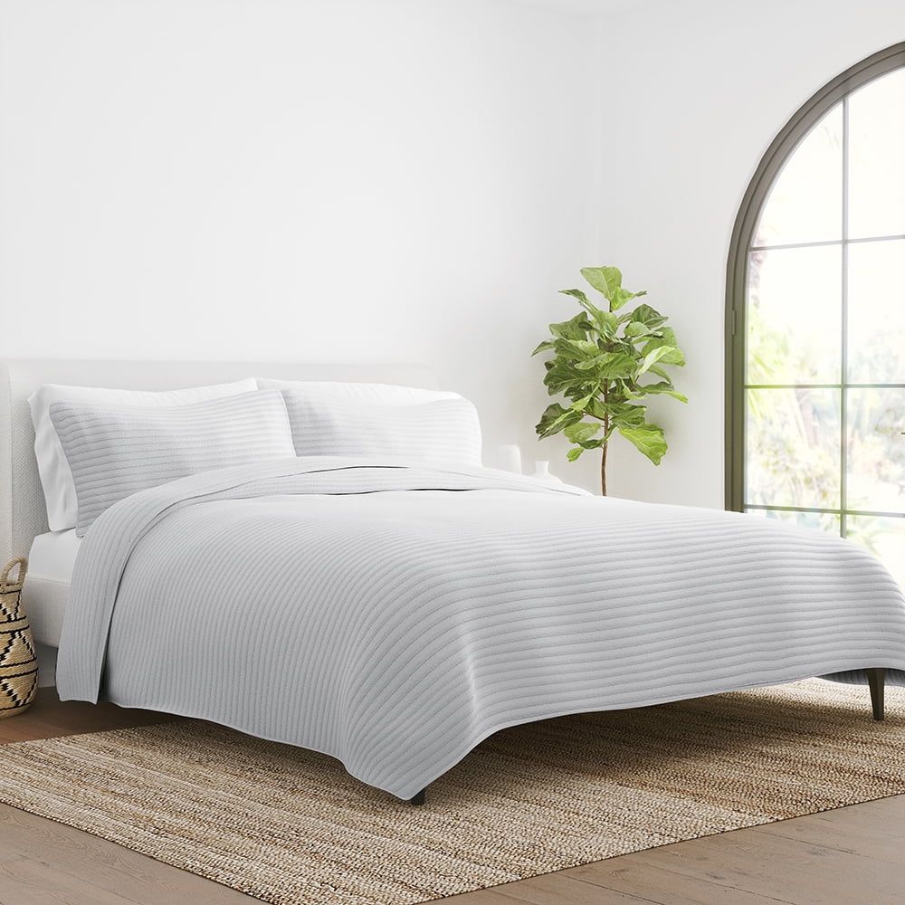 Light Gray Reversible Microfiber Full Quilt Set