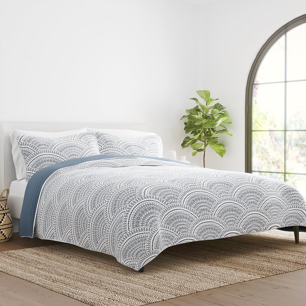 Dusk Blue King Reversible Microfiber Scallop Quilt Set