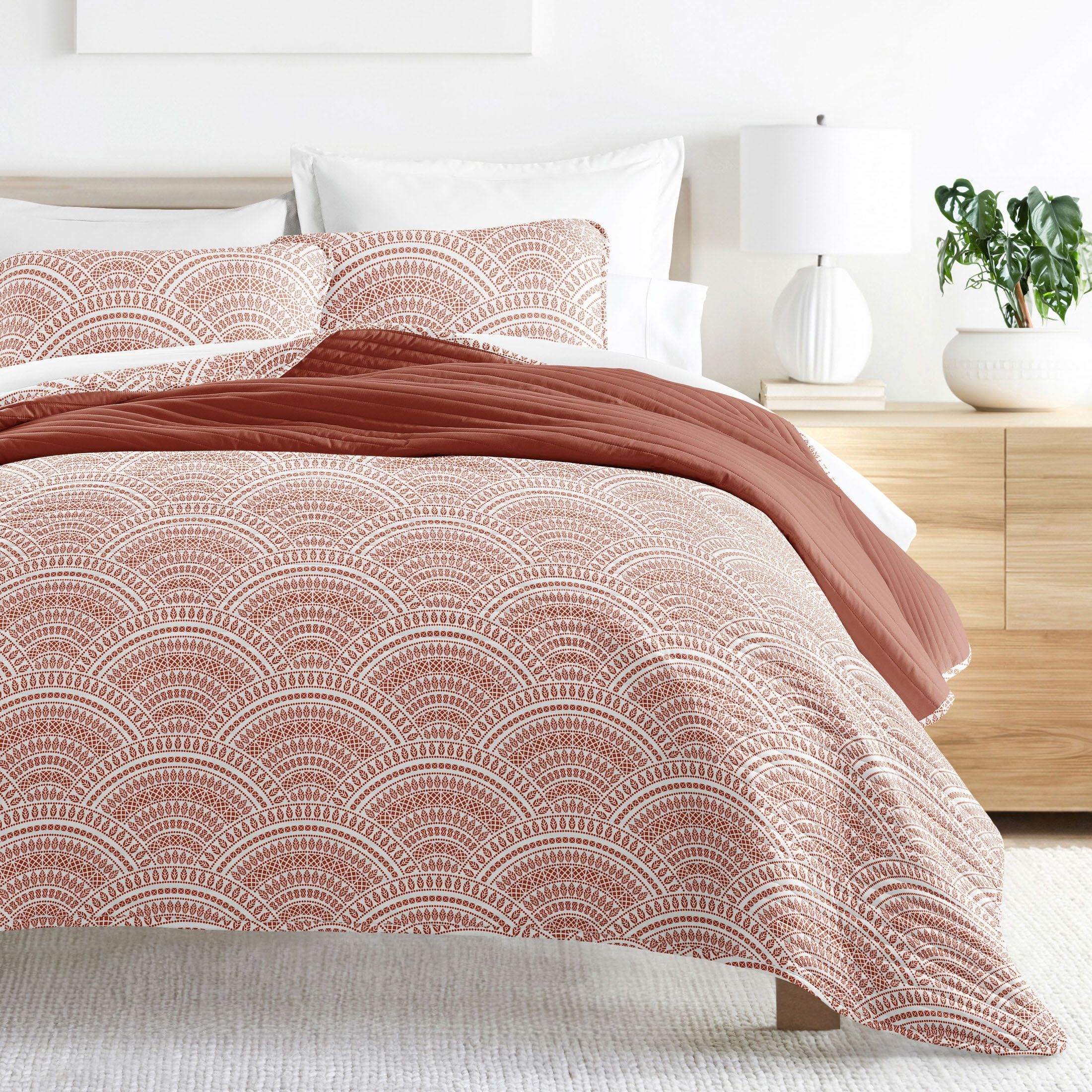 Terracotta King Reversible Microfiber Quilt Set with Scallop Pattern