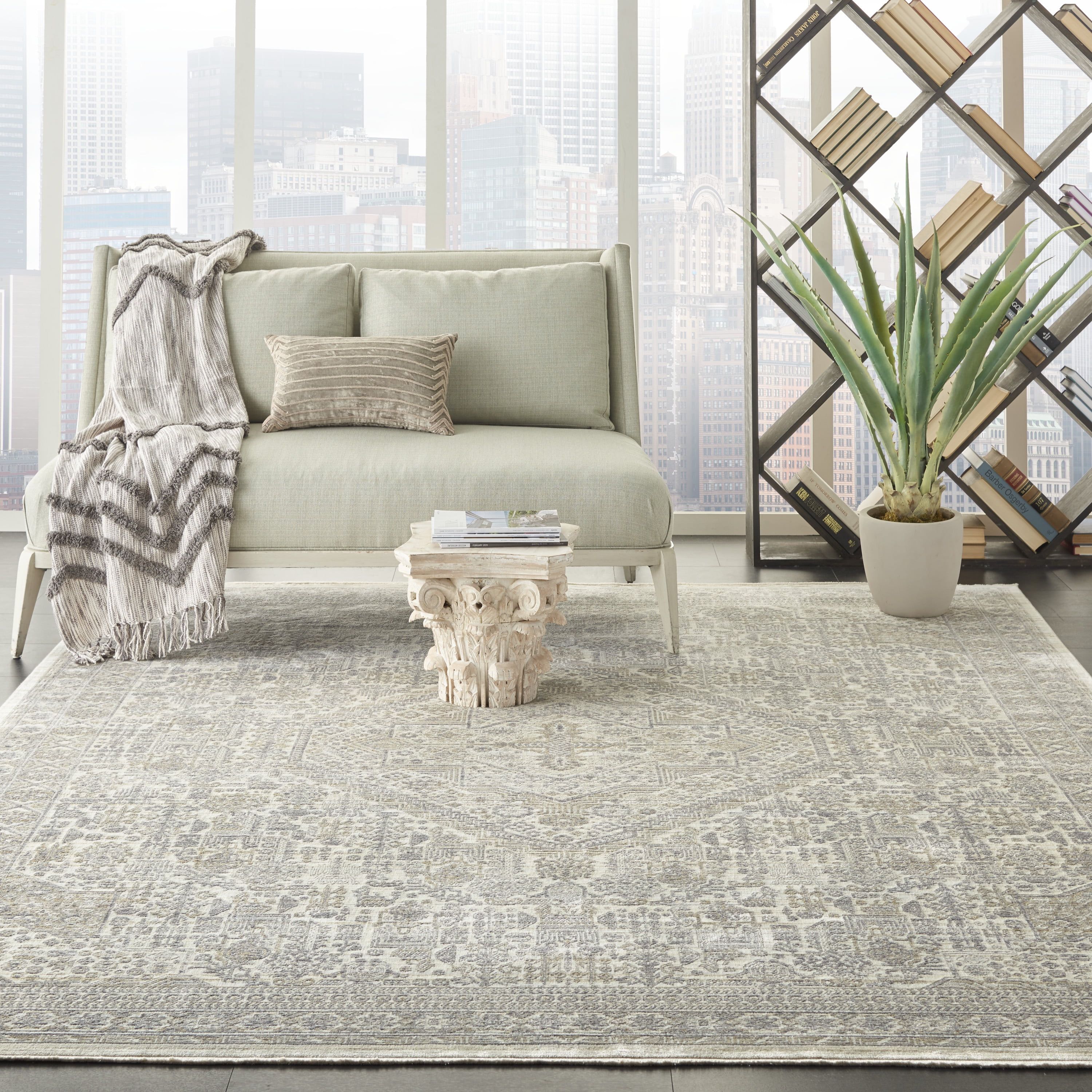 Elegant Ivory Beige Floral 8' x 10' Hand-Knotted Area Rug