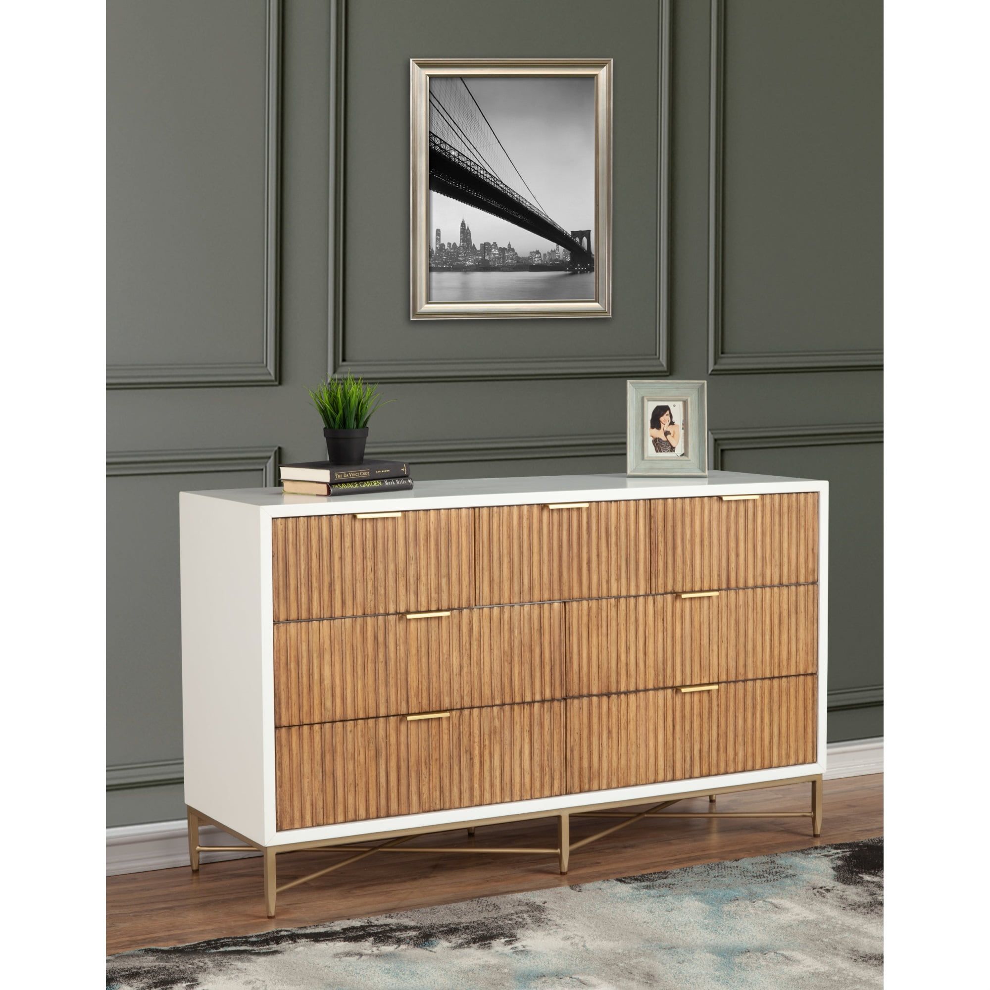 Transitional Larsen Mahogany 7-Drawer Dresser with Gold Accents