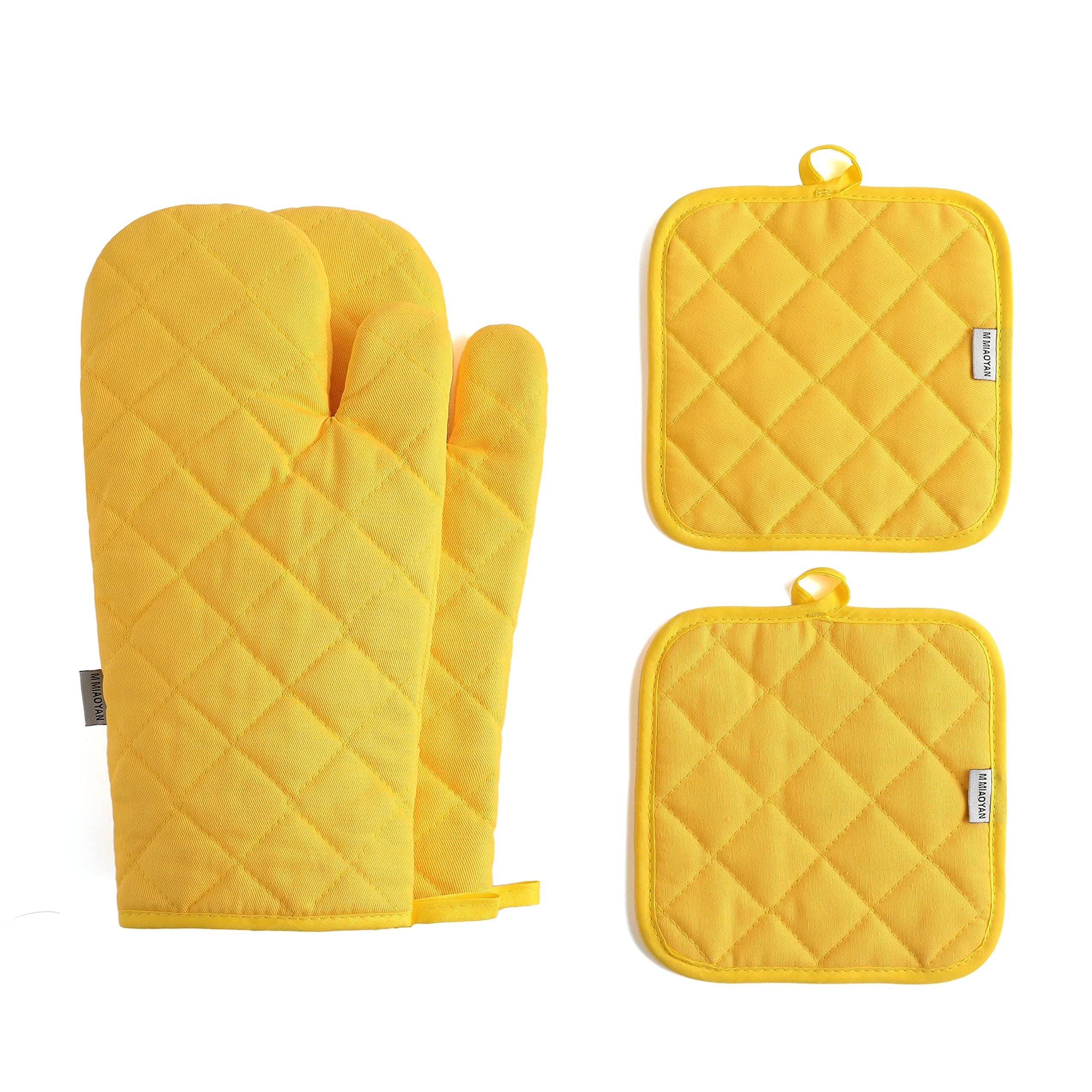 Yellow Cotton Heat Resistant Oven Mitts and Pot Holders Set