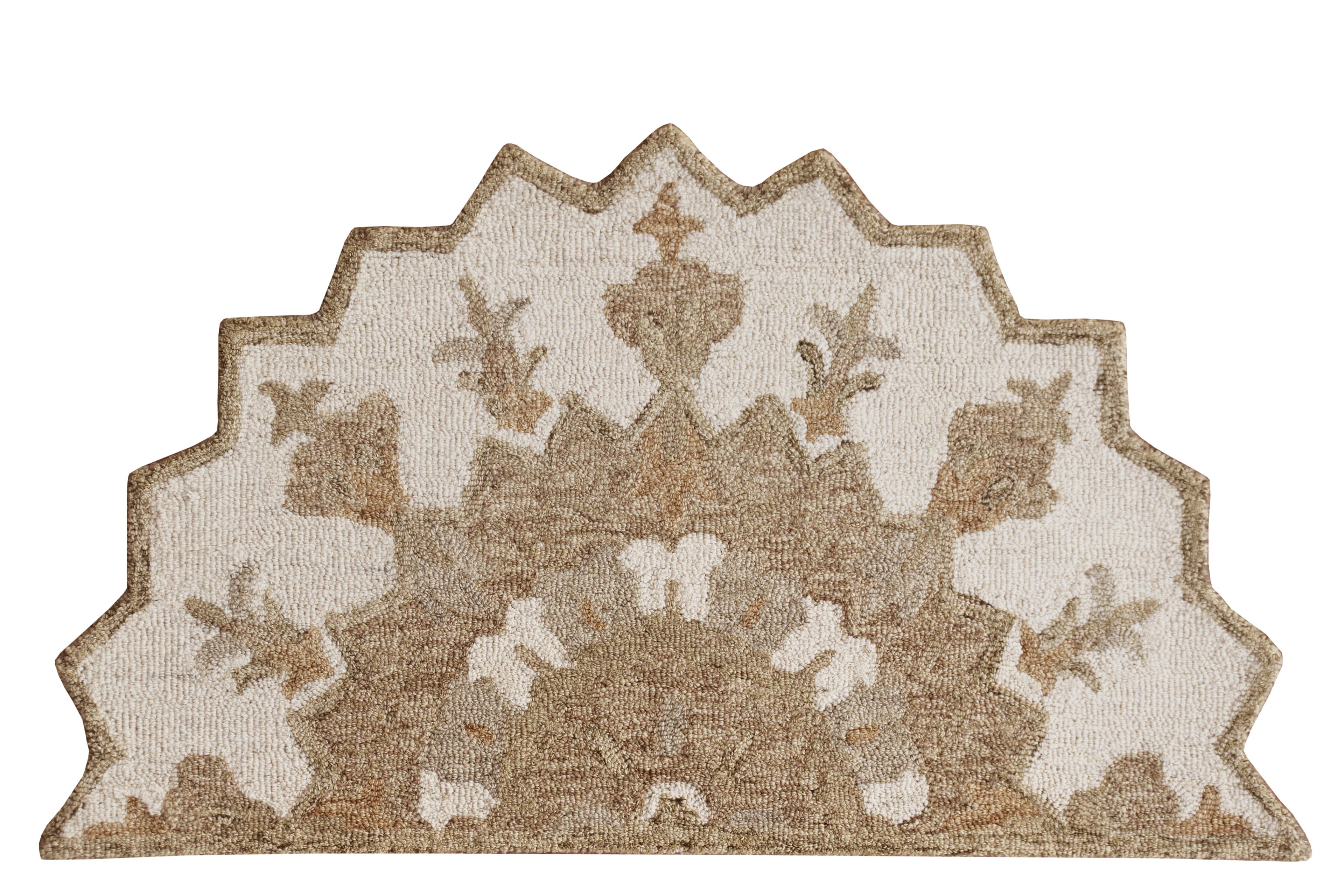 Handmade Beige and White Wool Medallion Rug