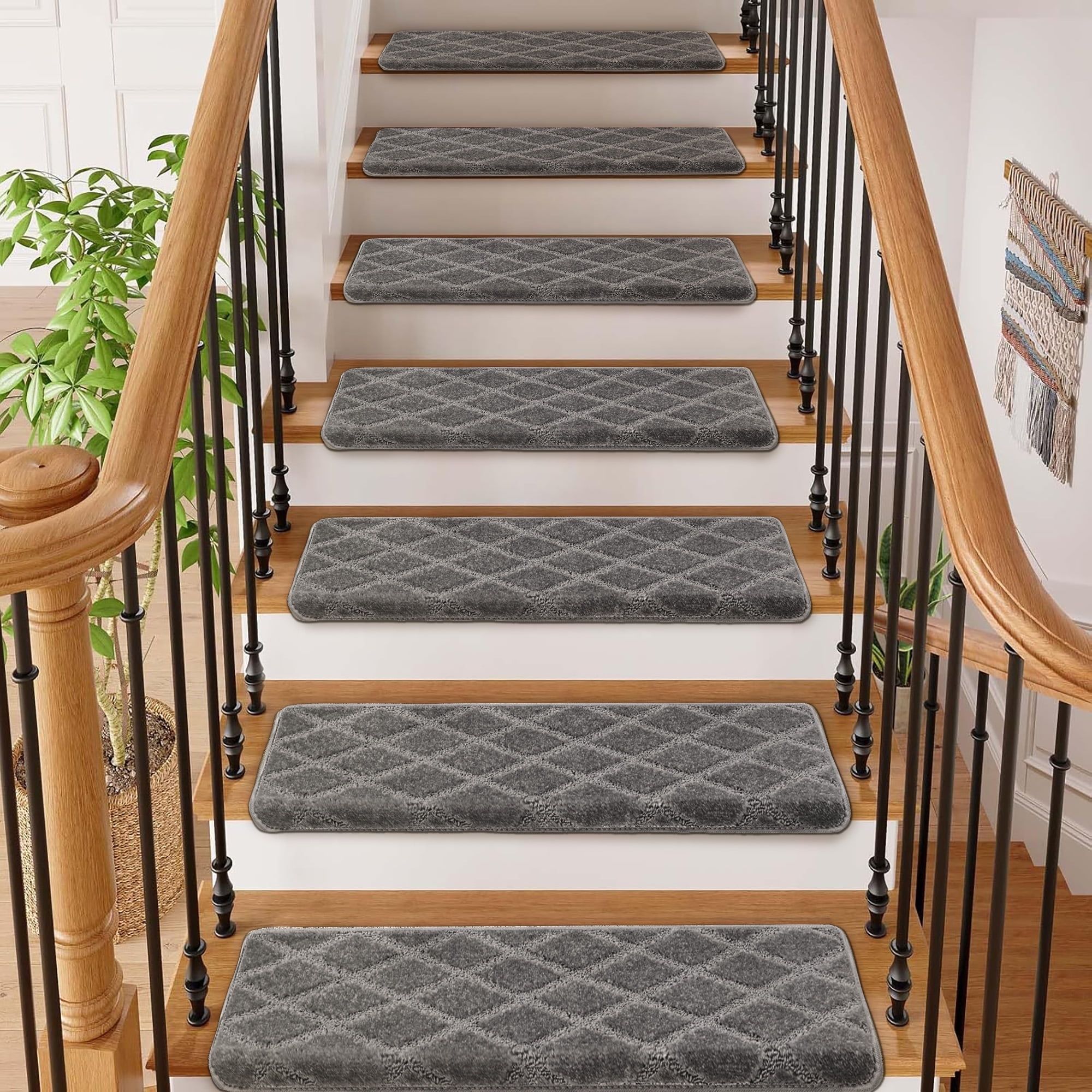 Gray Diamond Trellis Non-Slip Carpet Stair Treads Set